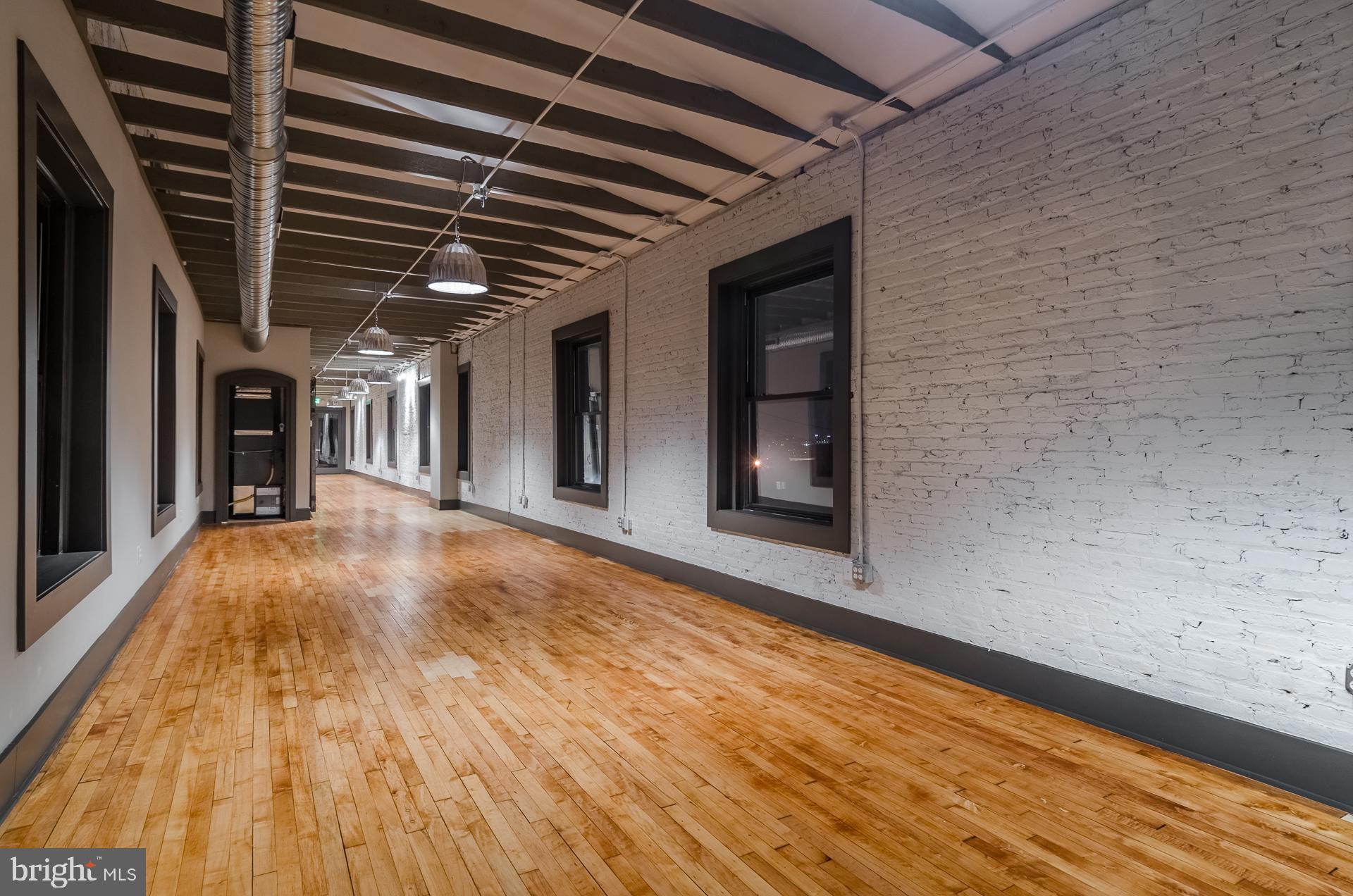 CANTON - Commercial Lease