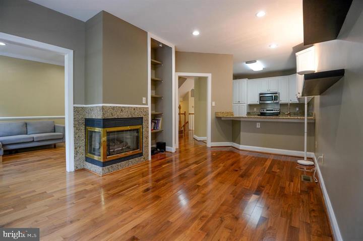 VIRGINIA CENTER - Residential Lease