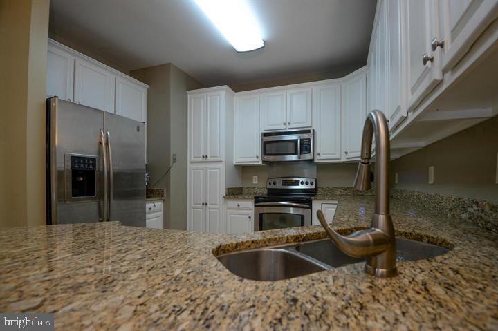 VIRGINIA CENTER - Residential Lease