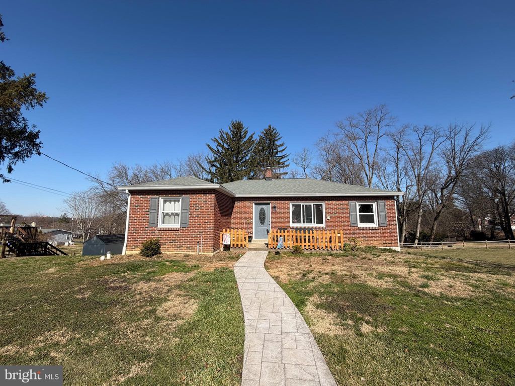 Photo of 157 Jimanna Road, LANCASTER, PA 17602 (MLS # PALA2085910)