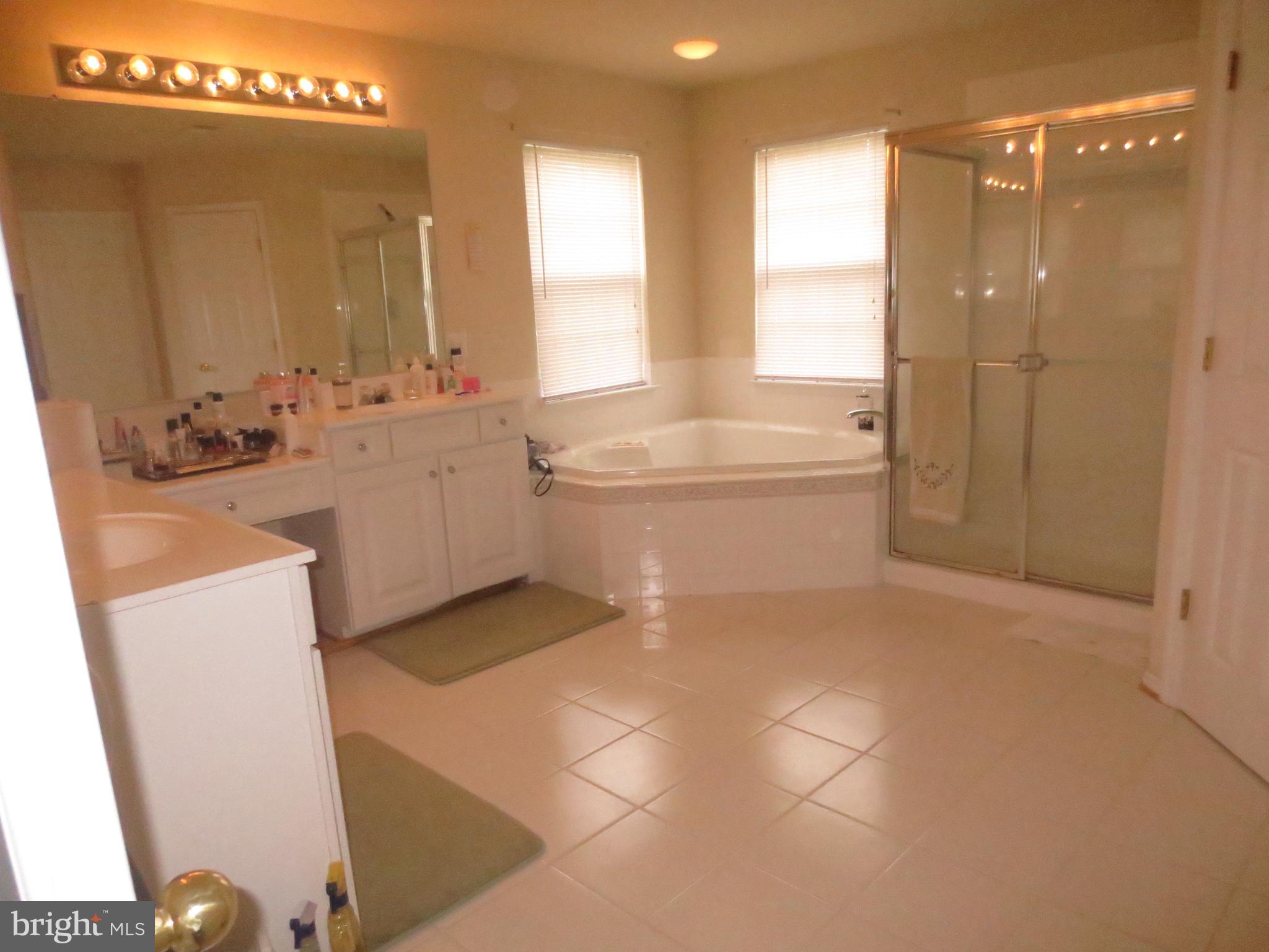 BLUE SPRING FARM - Residential Lease