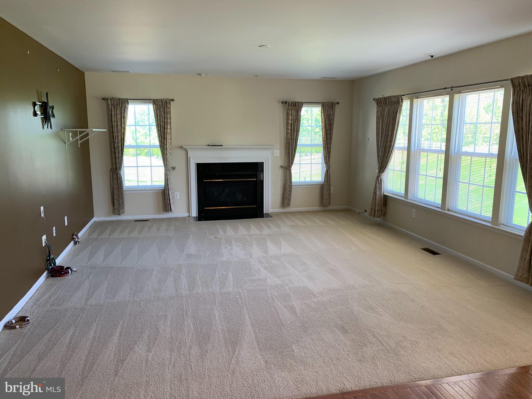 BLUE SPRING FARM - Residential Lease