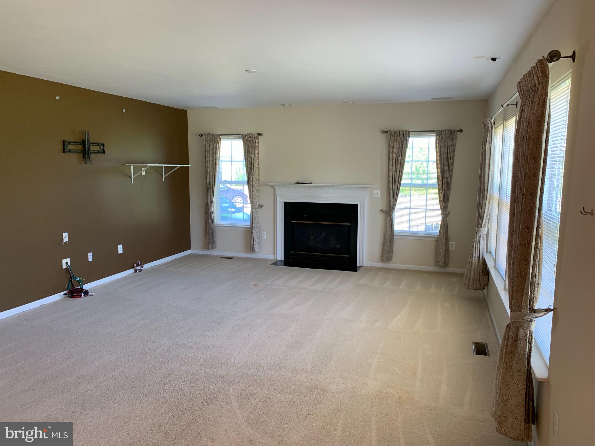 BLUE SPRING FARM - Residential Lease