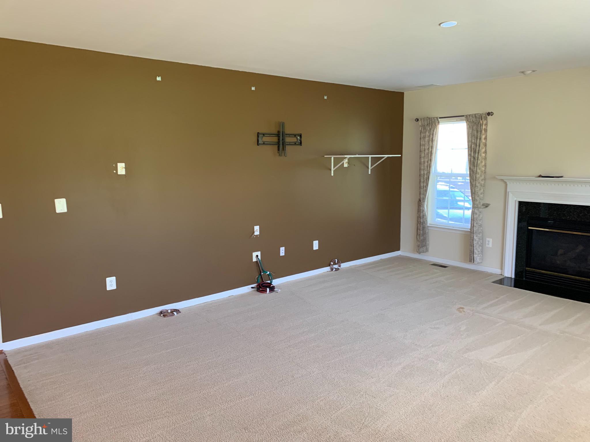 BLUE SPRING FARM - Residential Lease