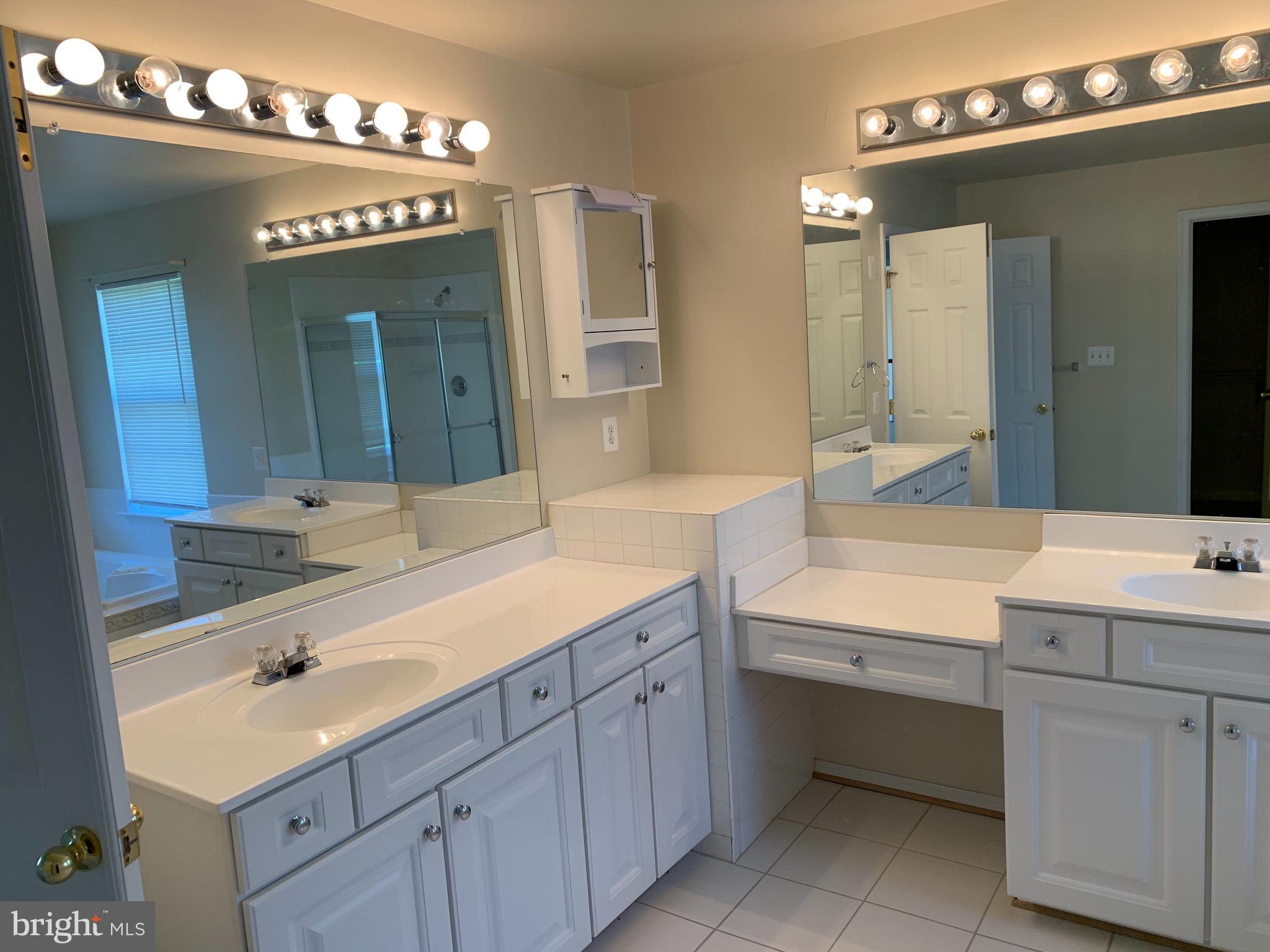 BLUE SPRING FARM - Residential Lease