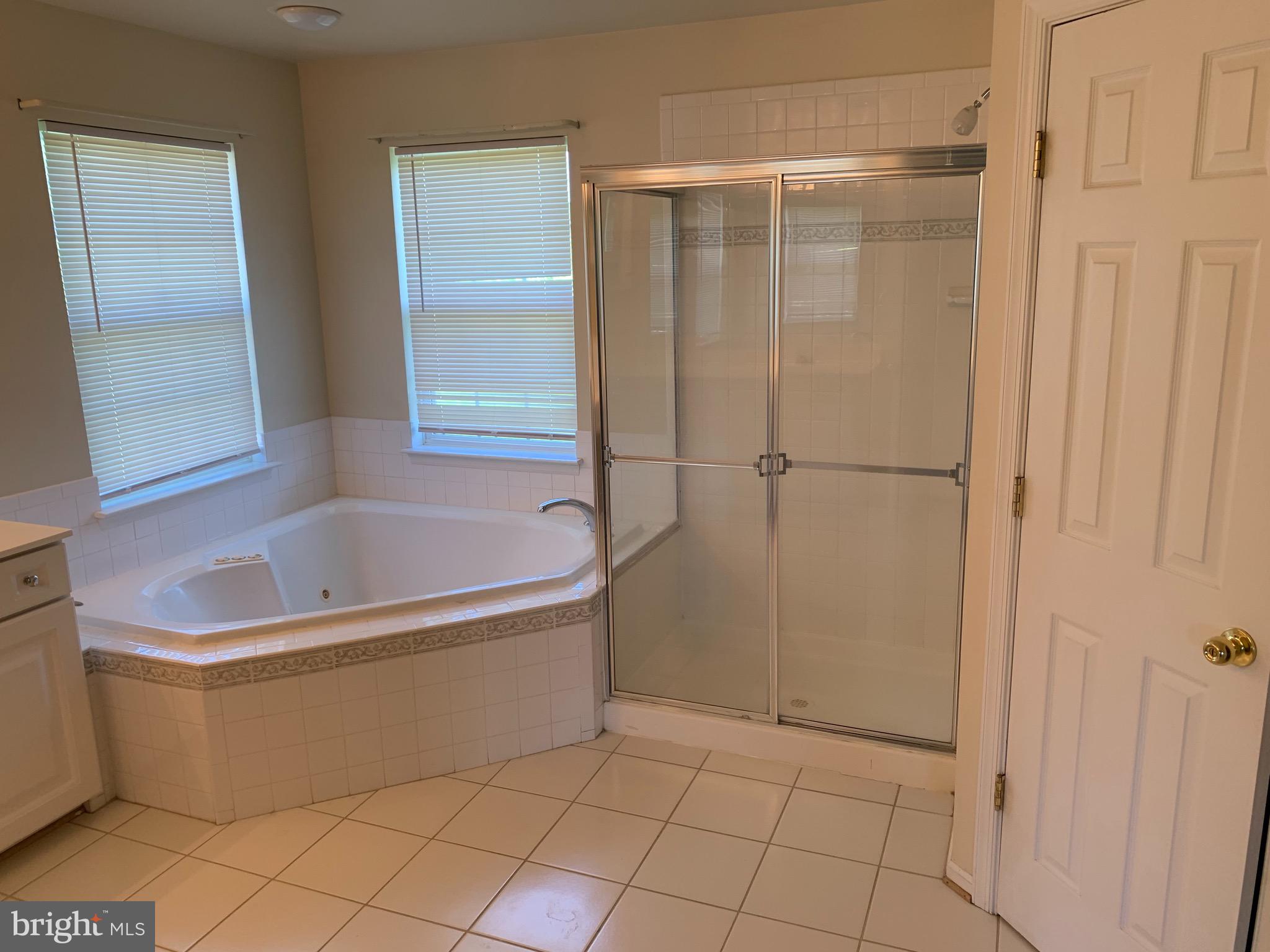 BLUE SPRING FARM - Residential Lease