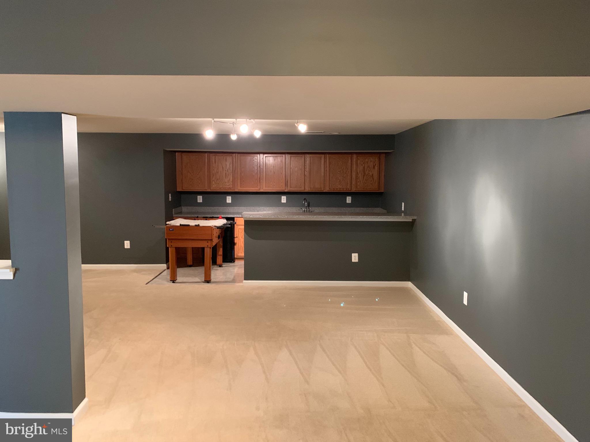 BLUE SPRING FARM - Residential Lease