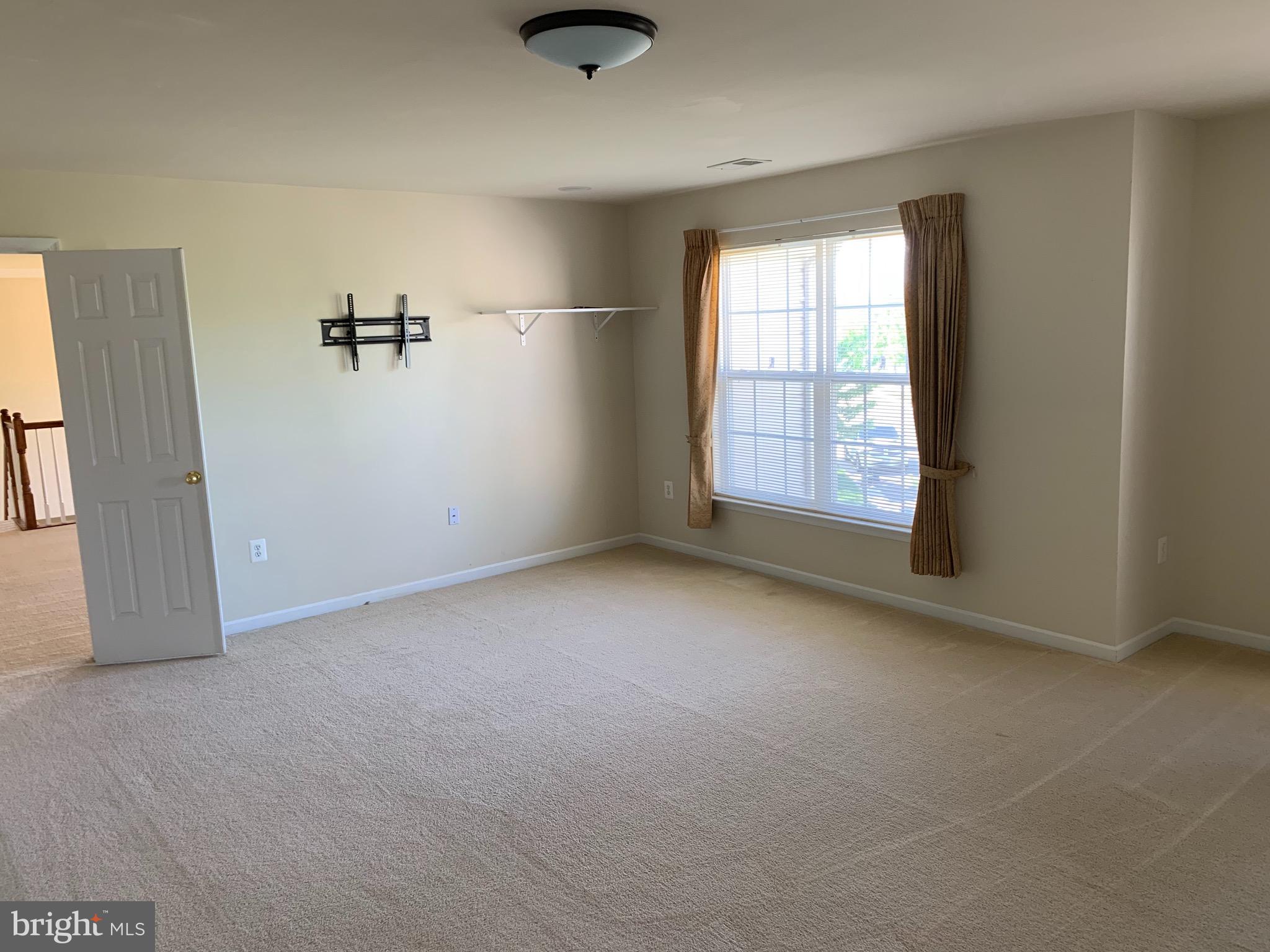 BLUE SPRING FARM - Residential Lease