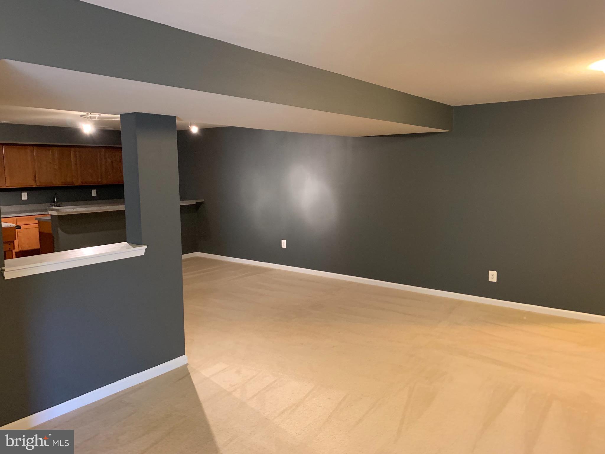 BLUE SPRING FARM - Residential Lease