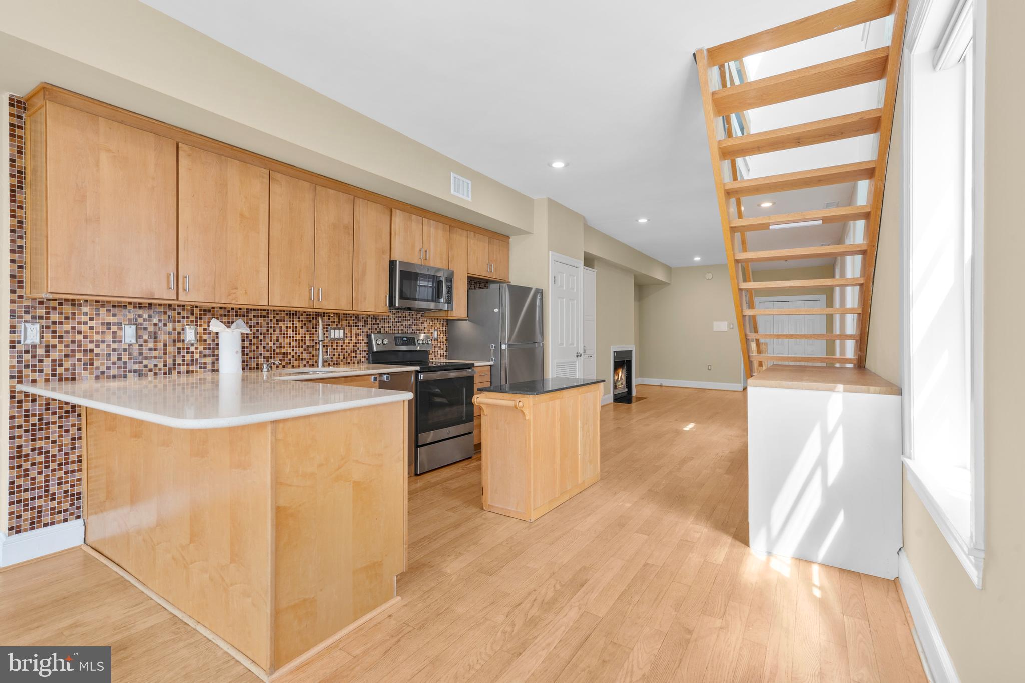 FAIRMOUNT - Residential