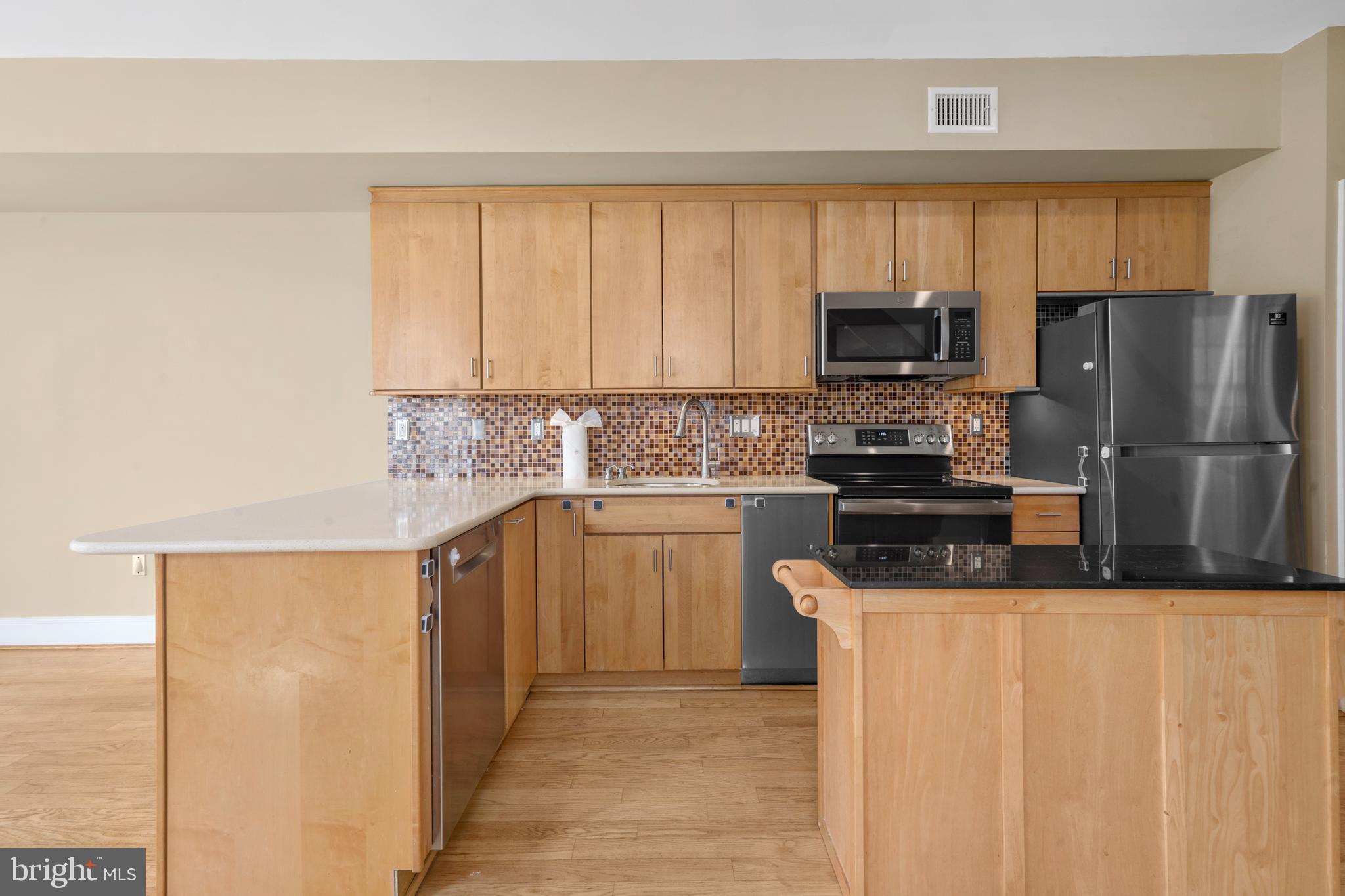 FAIRMOUNT - Residential