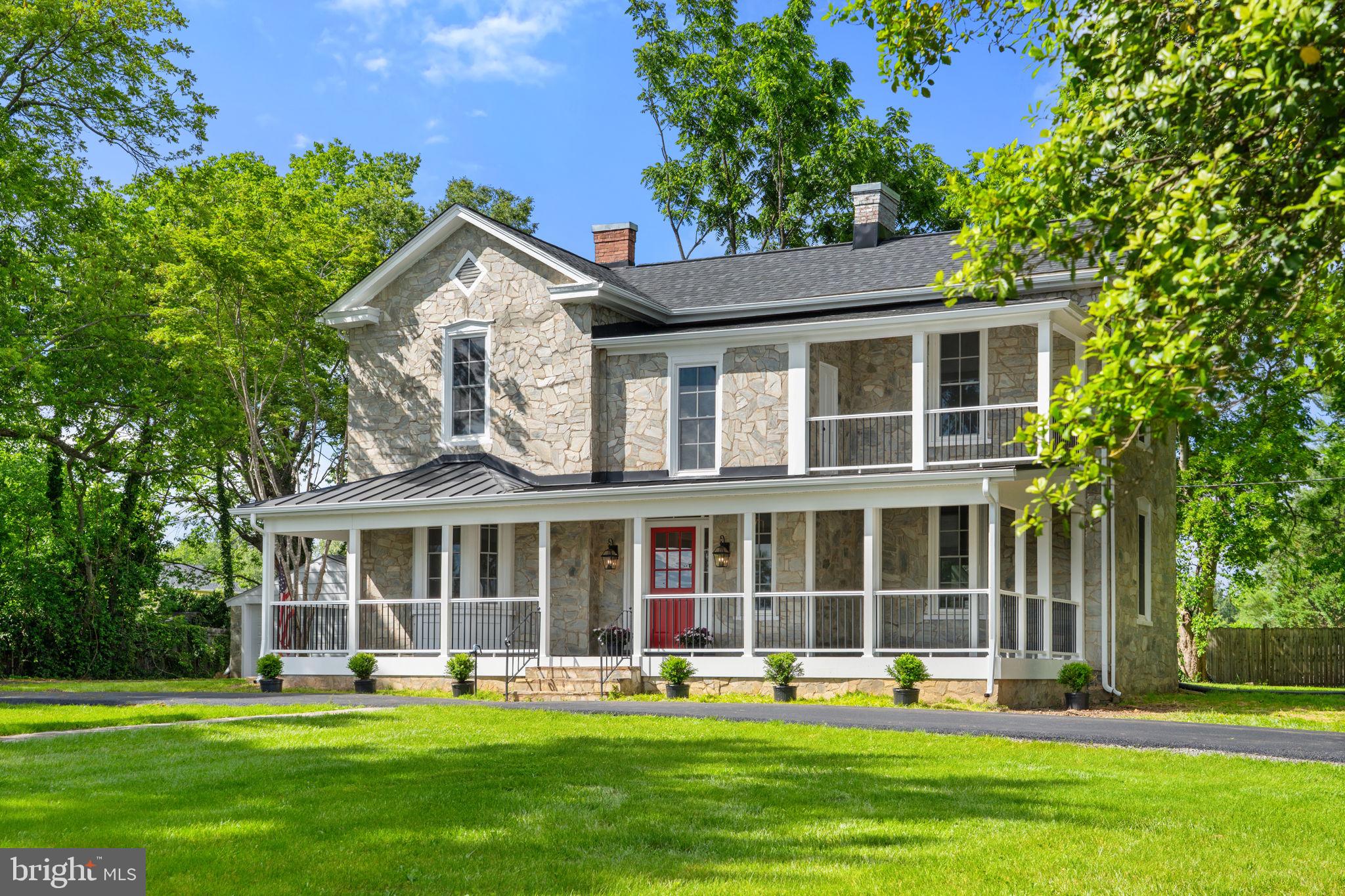 105 E WASHINGTON STREET