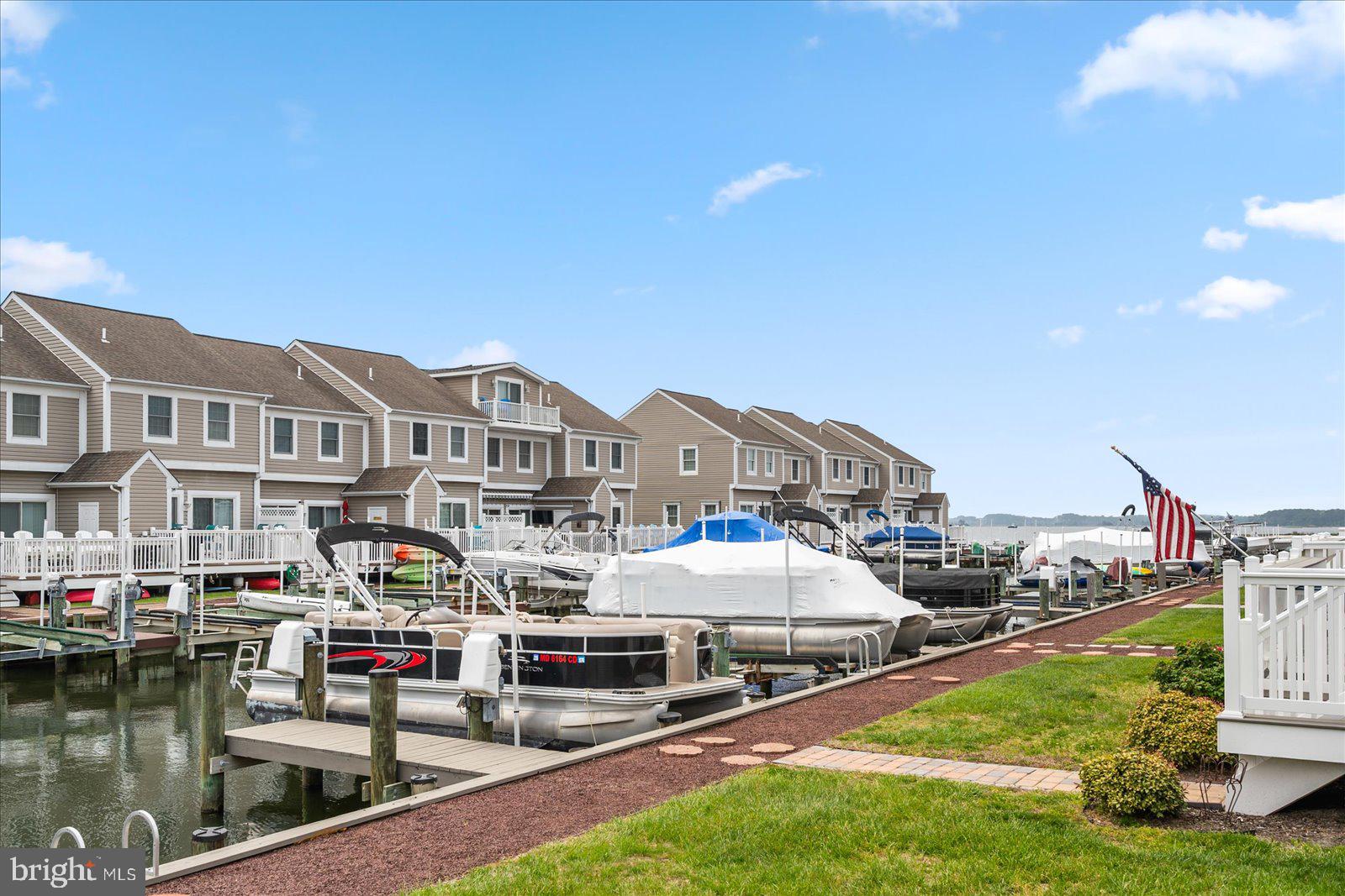 TOWNES OF NANTUCKET - Residential