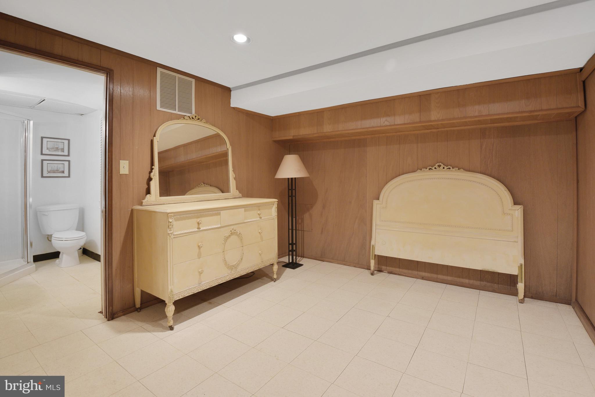 BRADLEY WOODS - Residential