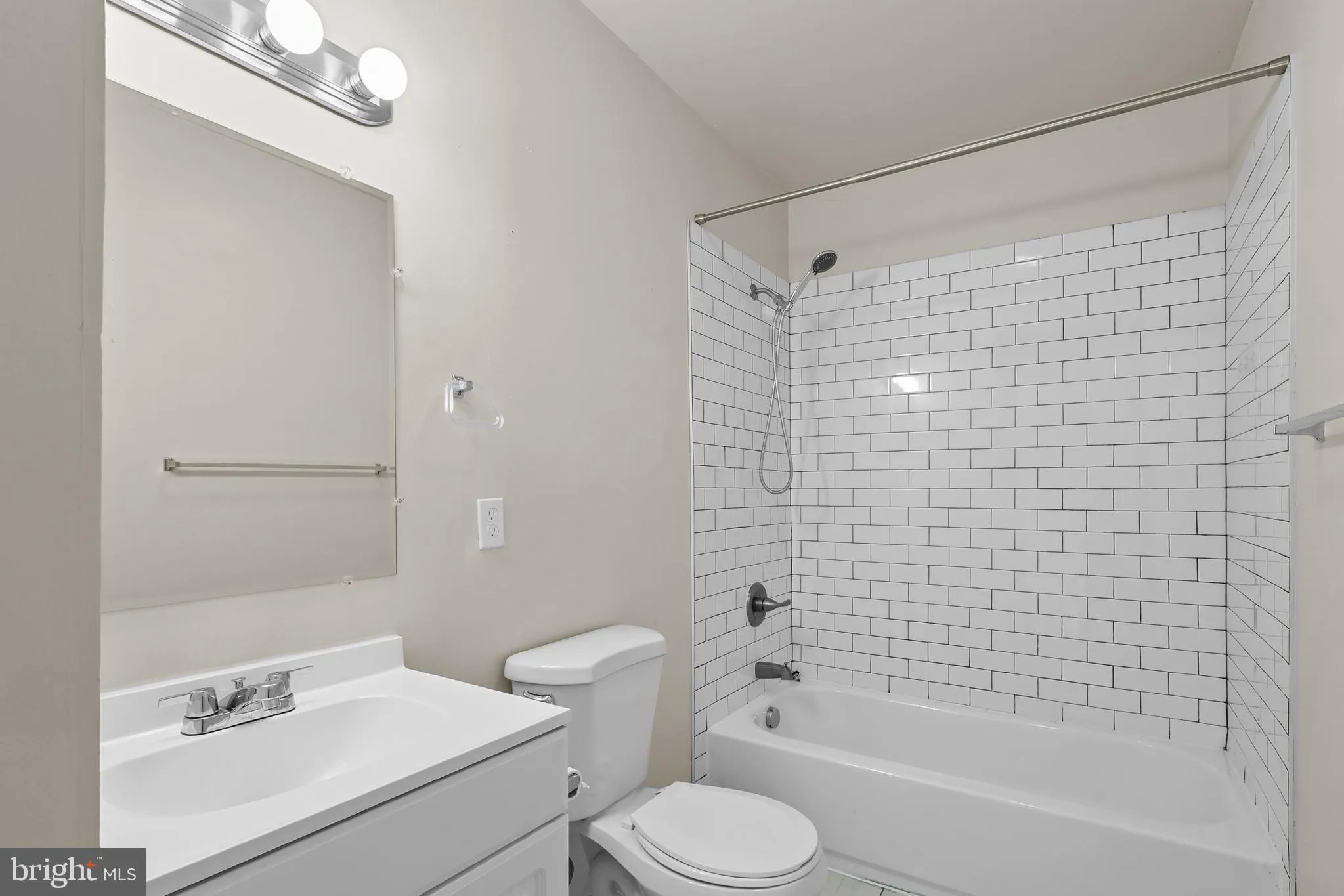 Baltimore, Maryland 21213, United States, 2 Bedrooms Bedrooms, ,1 BathroomBathrooms,Residential,Active,152678