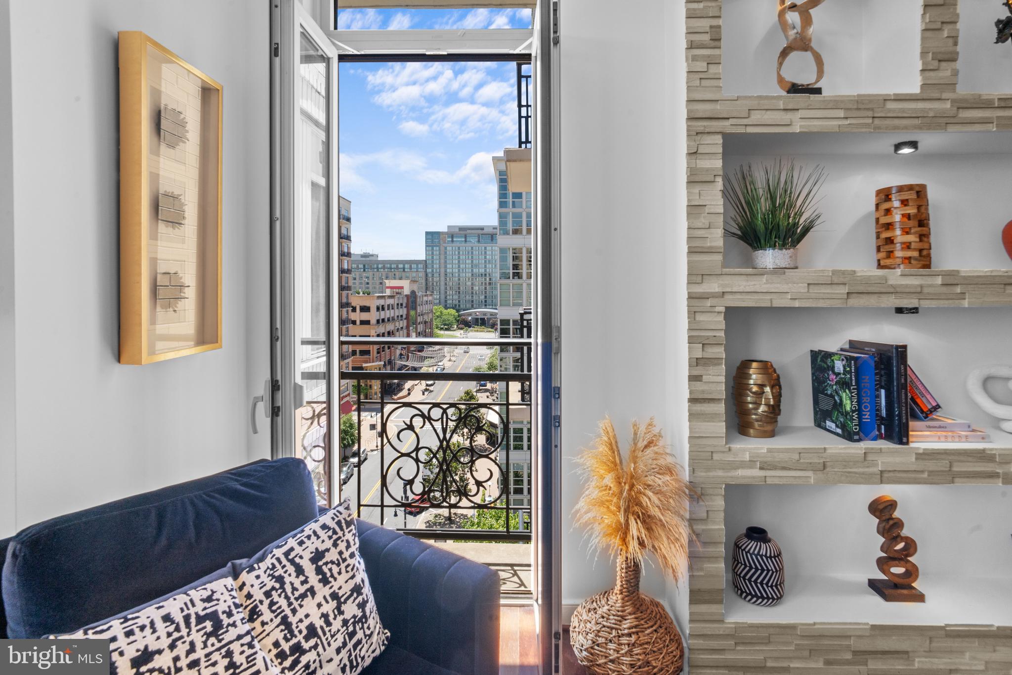 ONE NATIONAL HARBOR CONDOMINIUM - Residential