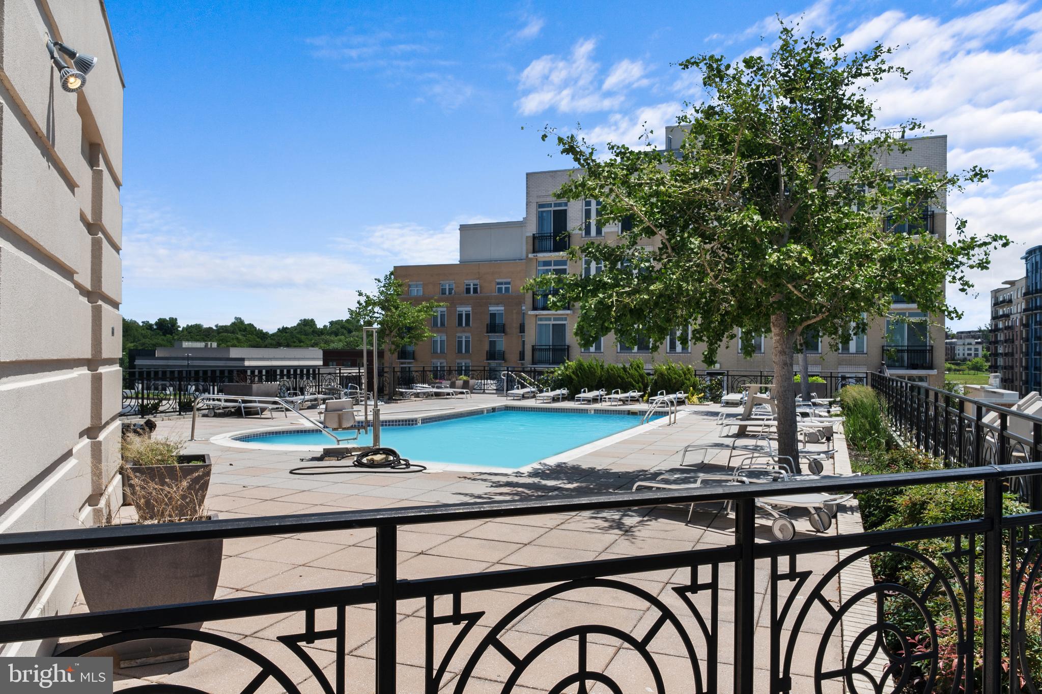 ONE NATIONAL HARBOR CONDOMINIUM - Residential