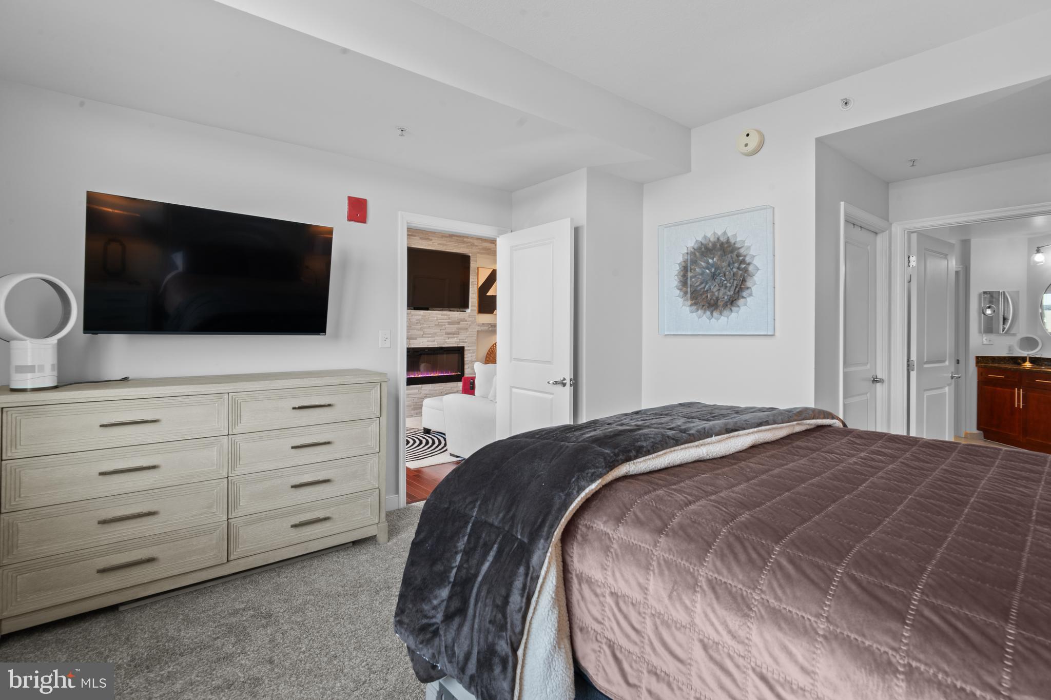 ONE NATIONAL HARBOR CONDOMINIUM - Residential