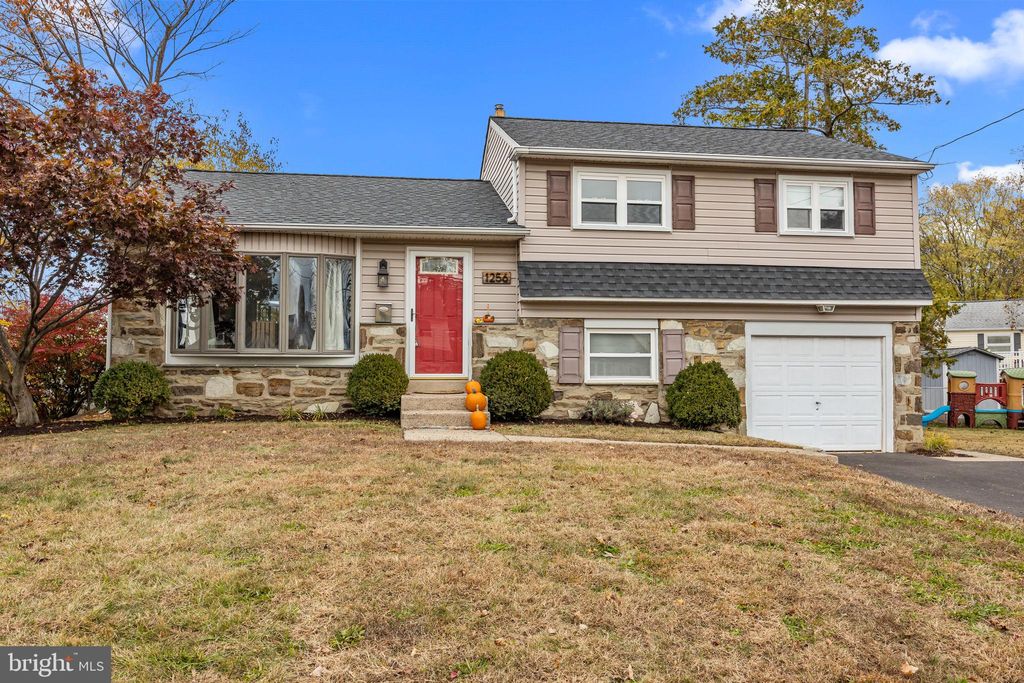 Photo of 1256 Dahlia Road, WARMINSTER, PA 18974 (MLS # PABU2108480)