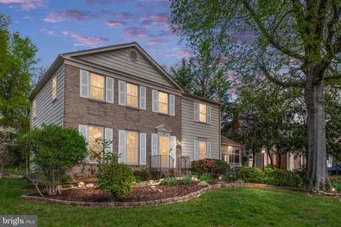 6917 Stoneybrooke Lane, Alexandria, VA MLS: VAFX2234854