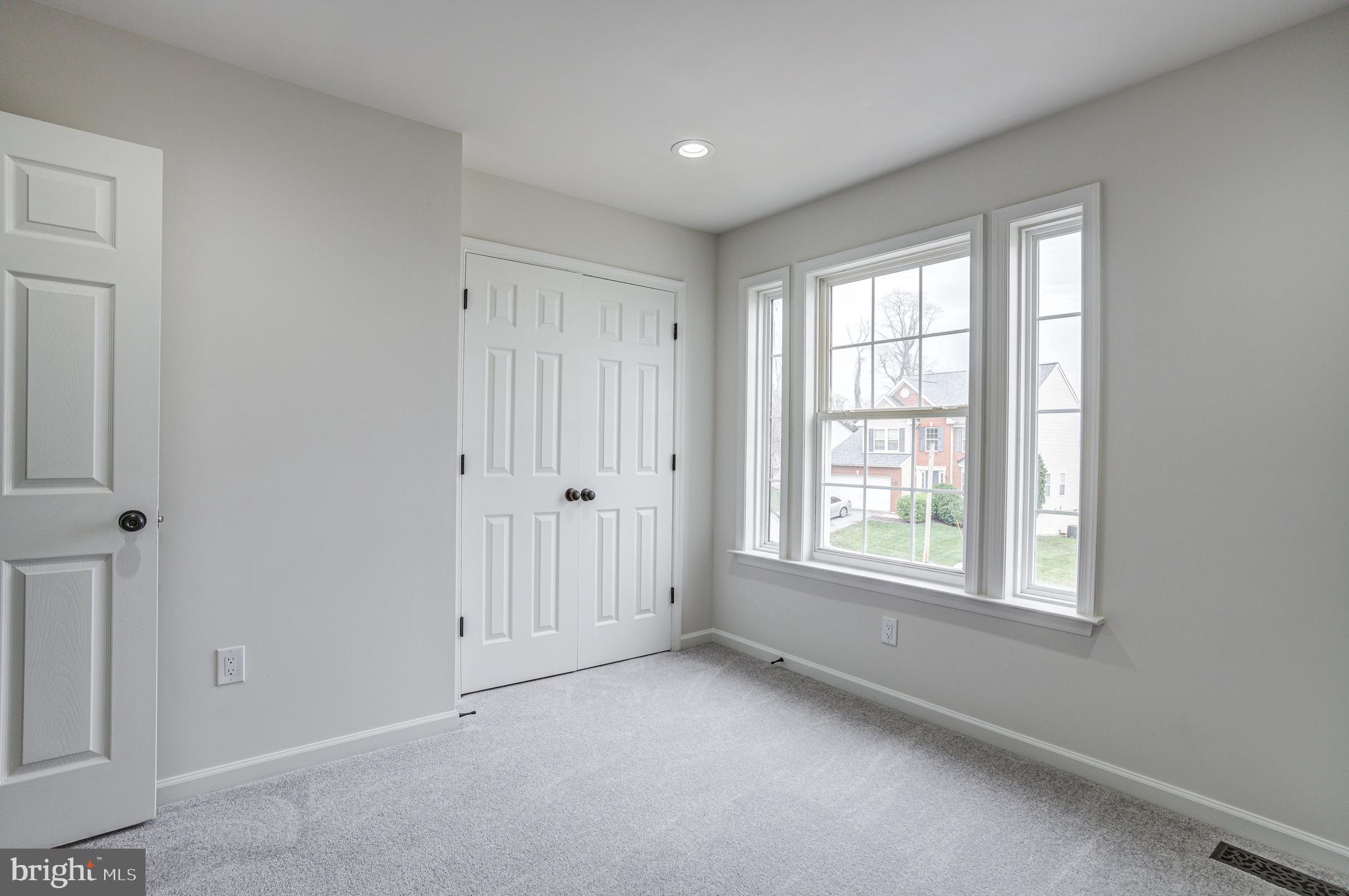 MAHOGANY PARK - Residential