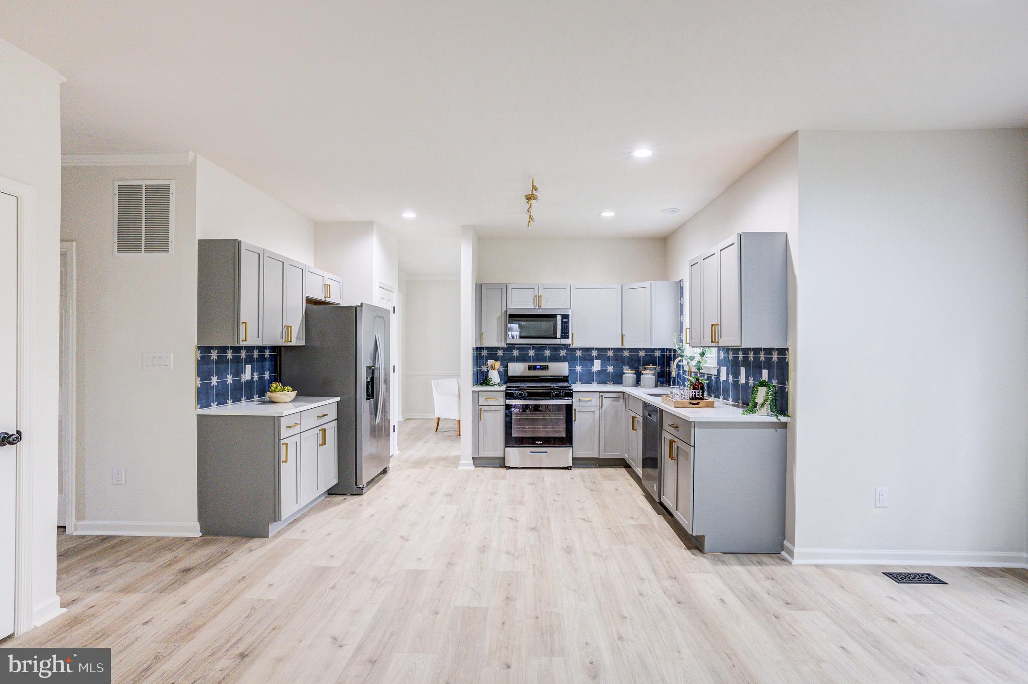 MAHOGANY PARK - Residential