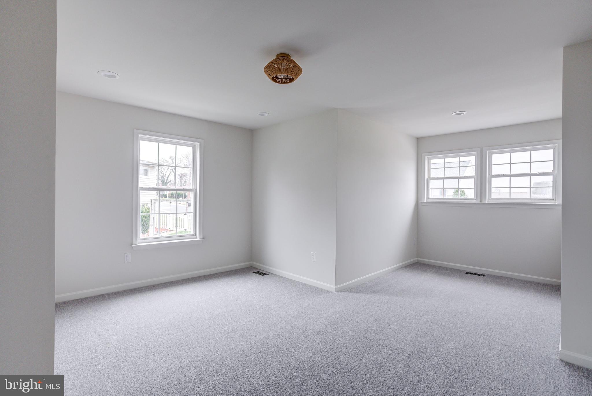 MAHOGANY PARK - Residential