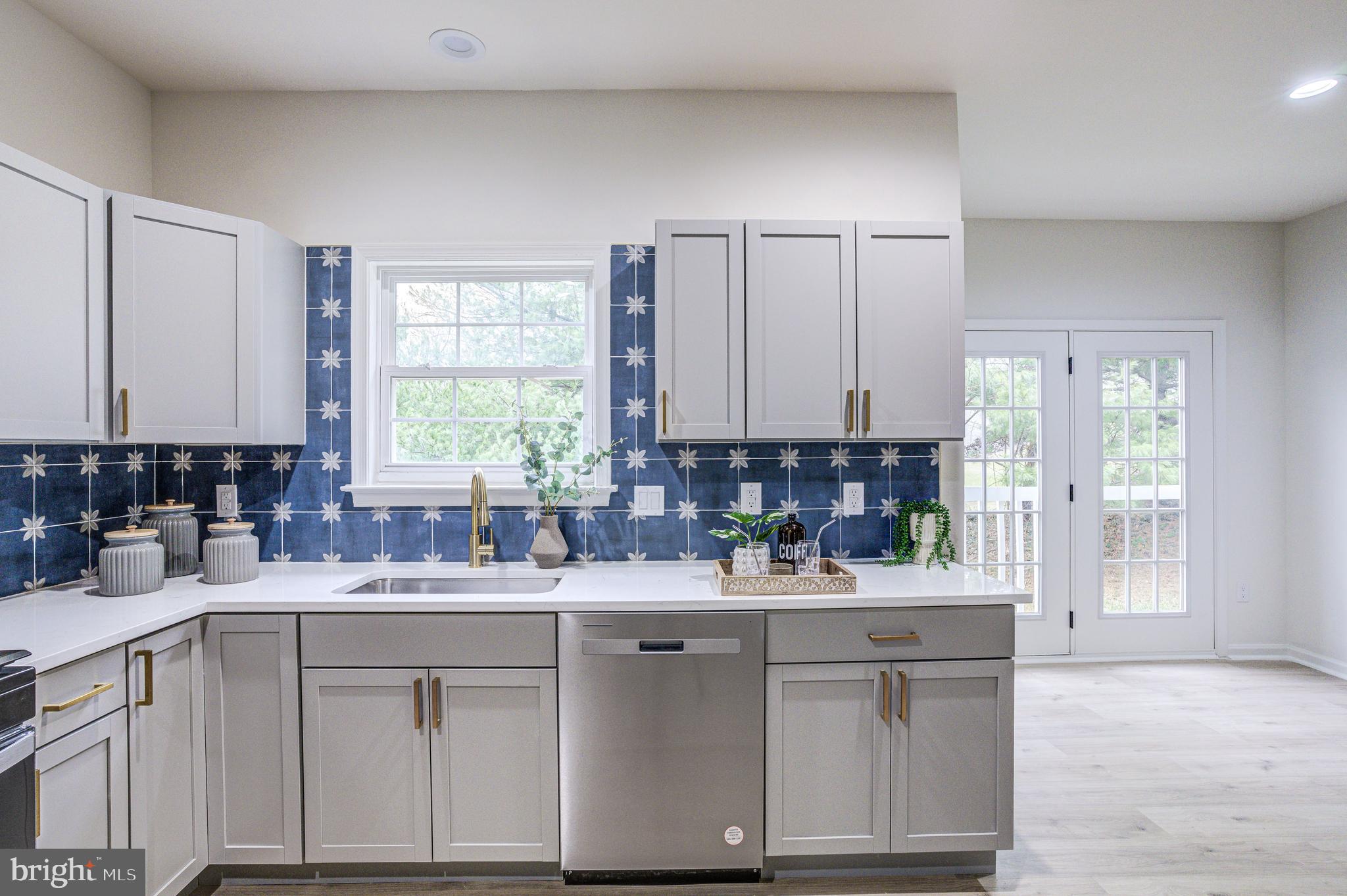 MAHOGANY PARK - Residential