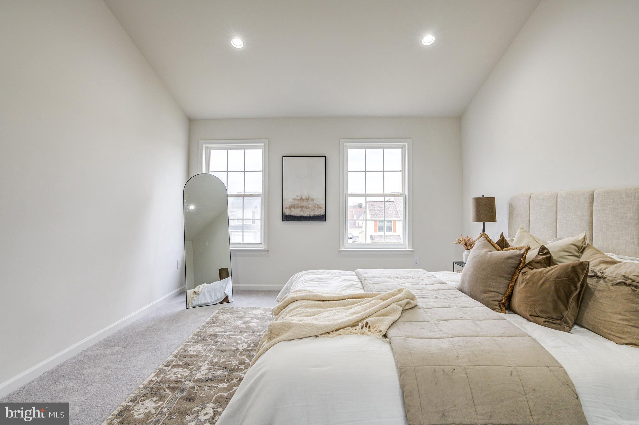 MAHOGANY PARK - Residential