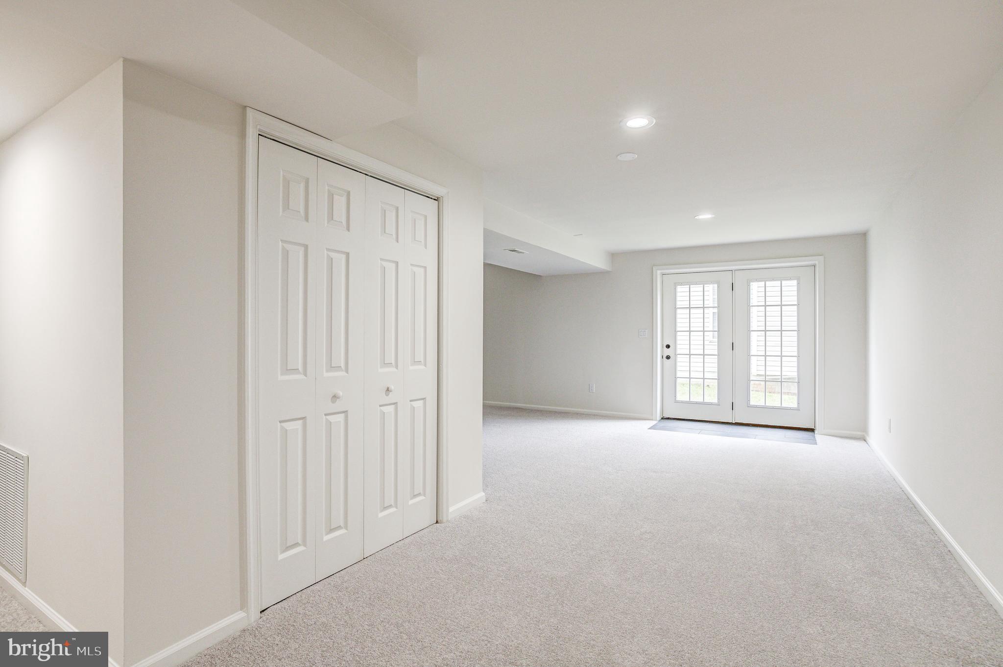 MAHOGANY PARK - Residential