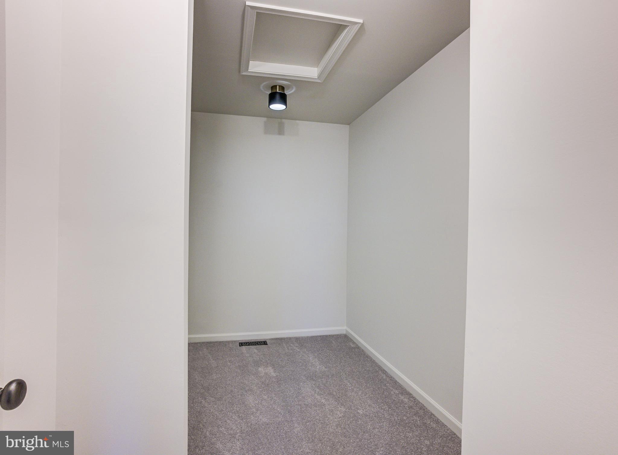 MAHOGANY PARK - Residential