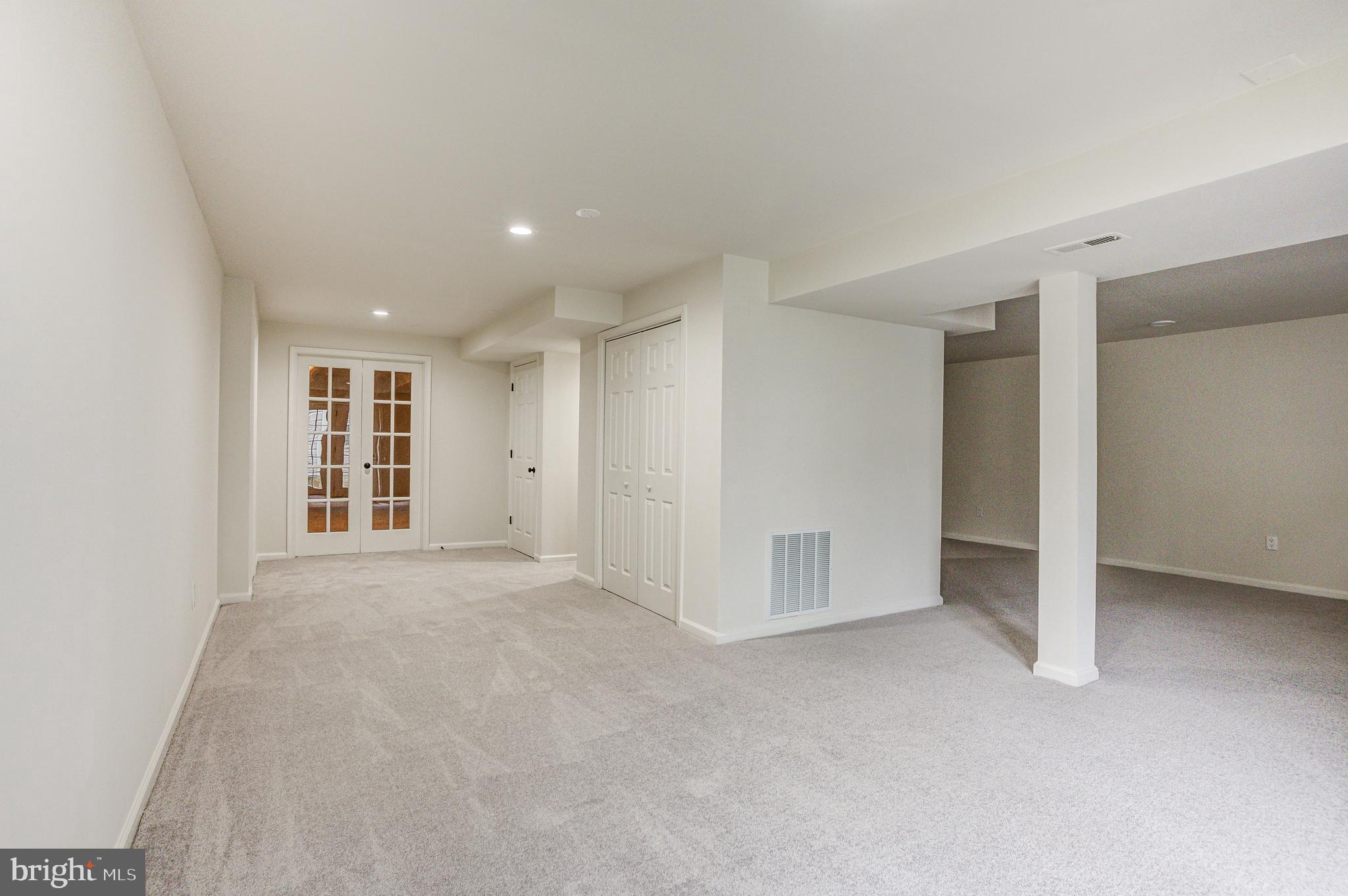 MAHOGANY PARK - Residential