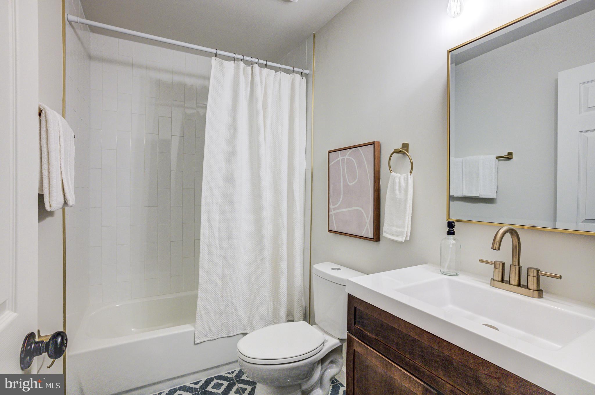 MAHOGANY PARK - Residential