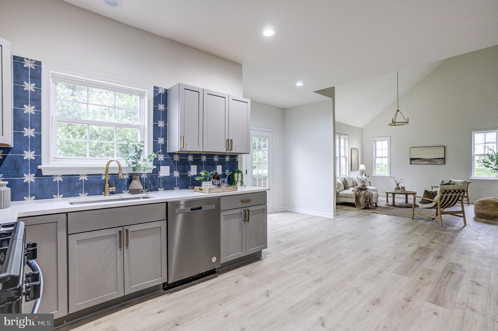 MAHOGANY PARK - Residential