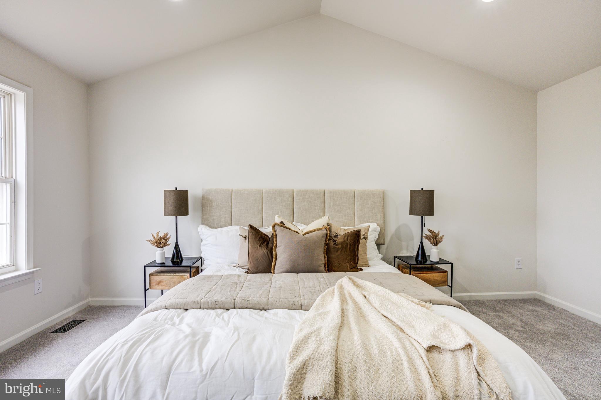 MAHOGANY PARK - Residential