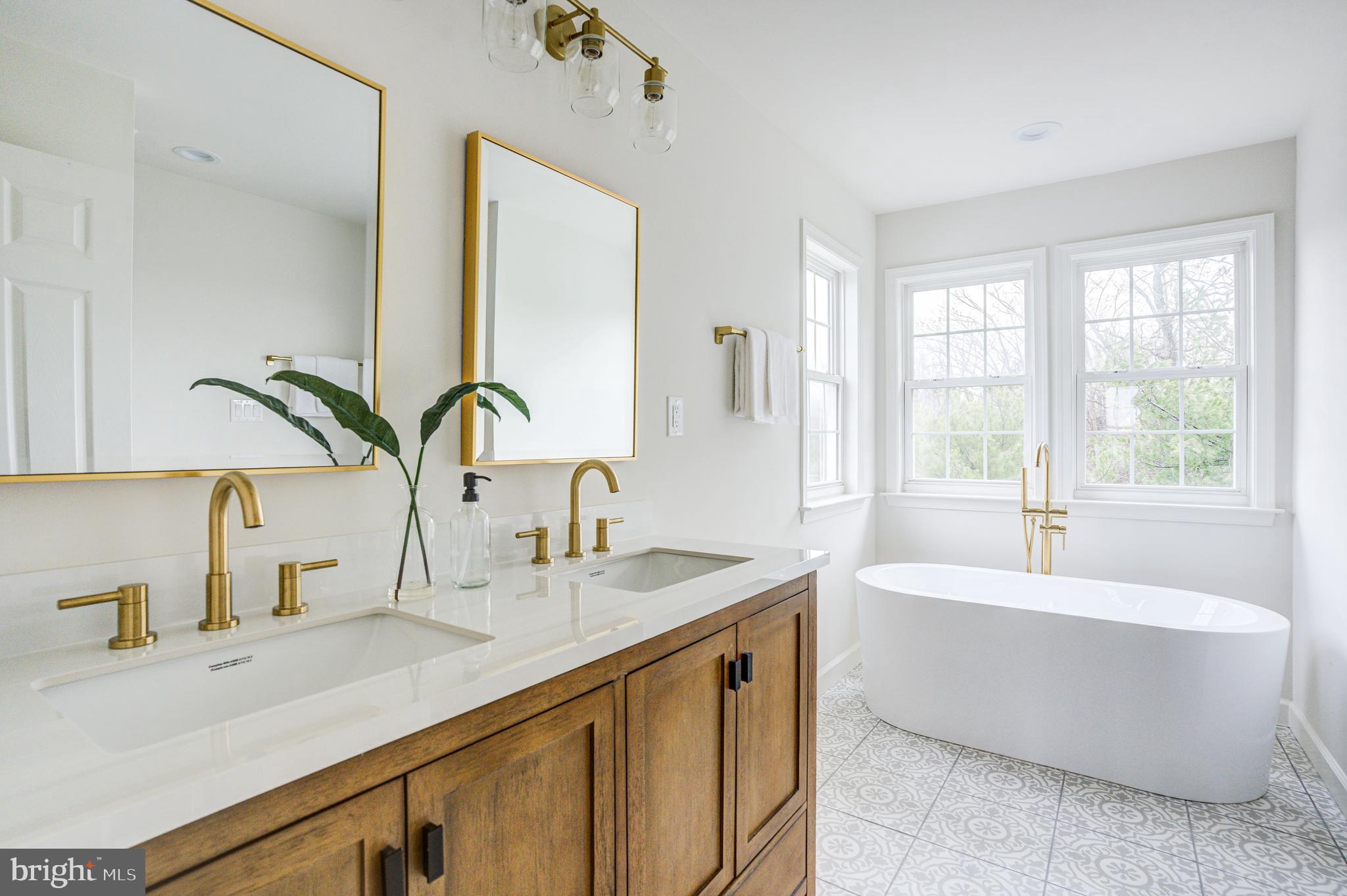 MAHOGANY PARK - Residential