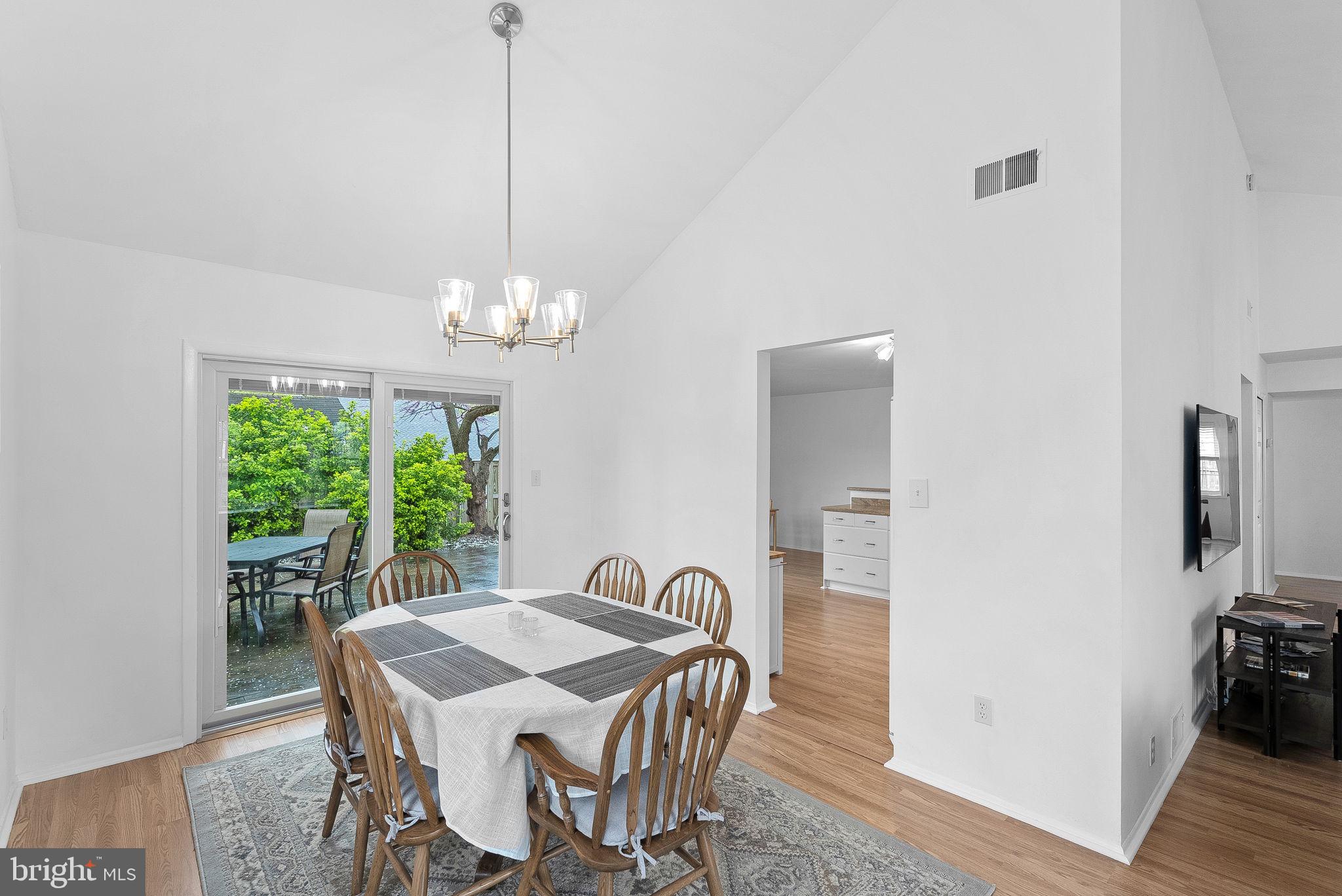 OAK TREE - Residential