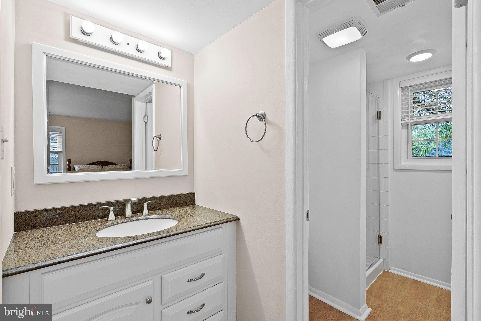 OAK TREE - Residential