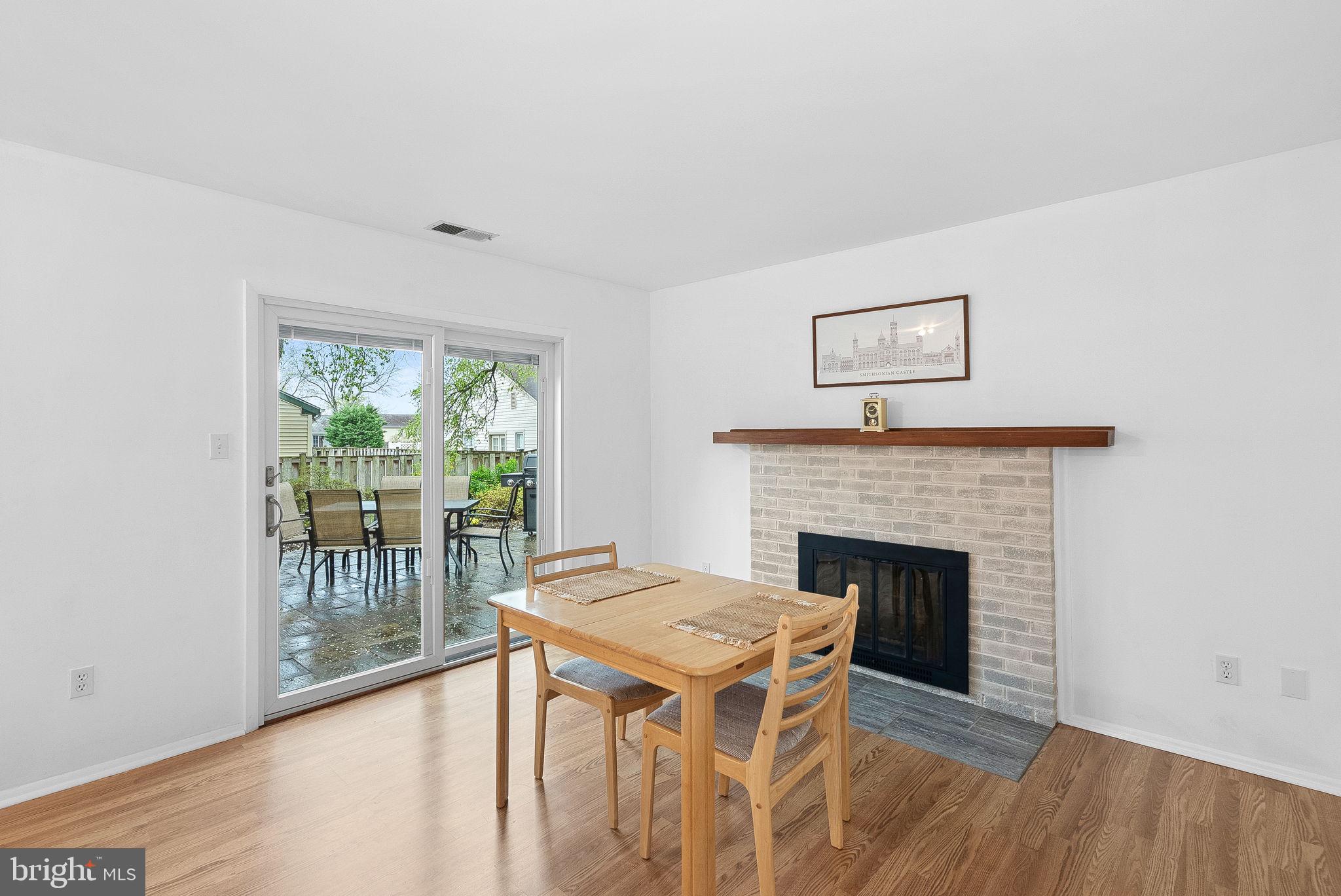 OAK TREE - Residential