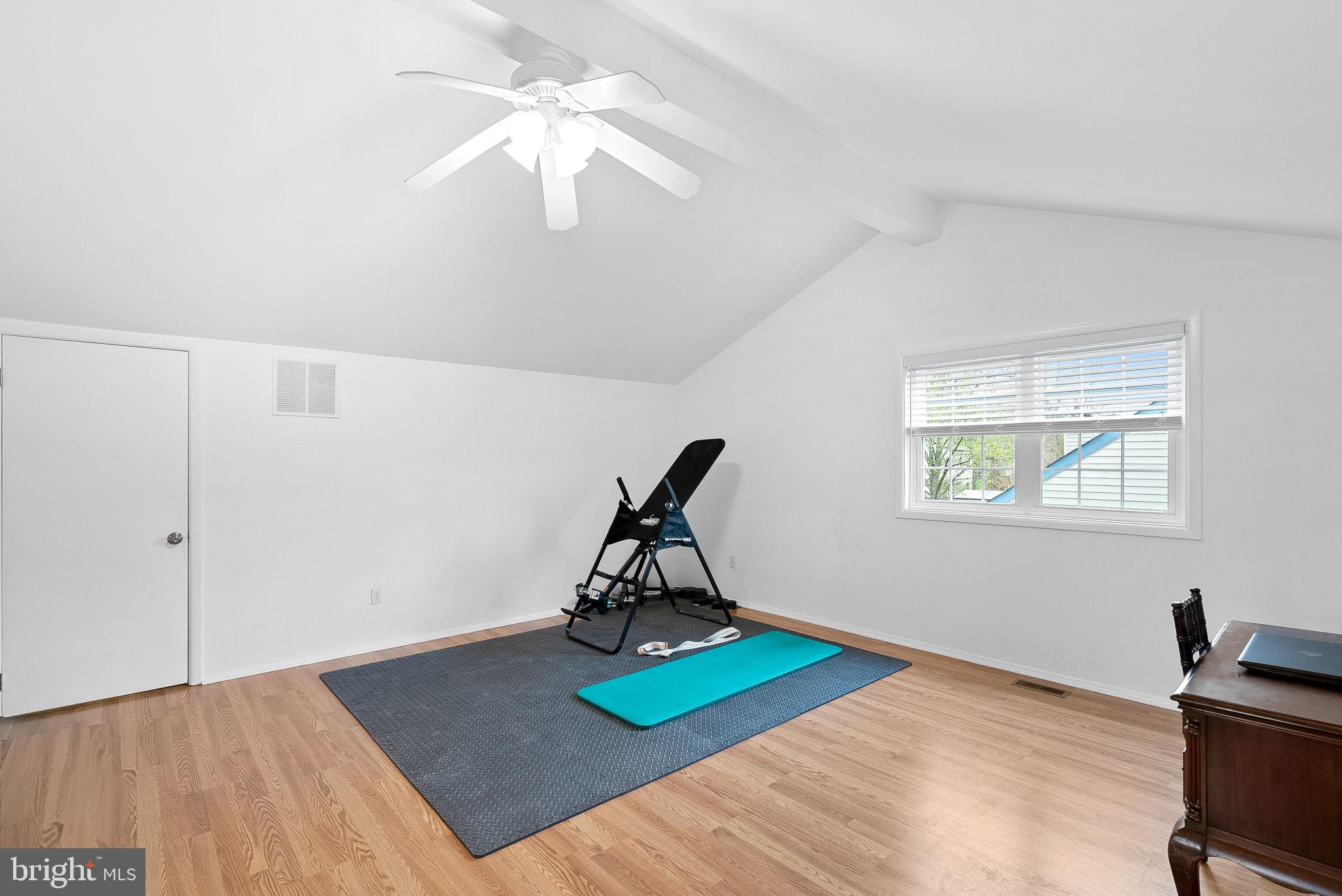 OAK TREE - Residential