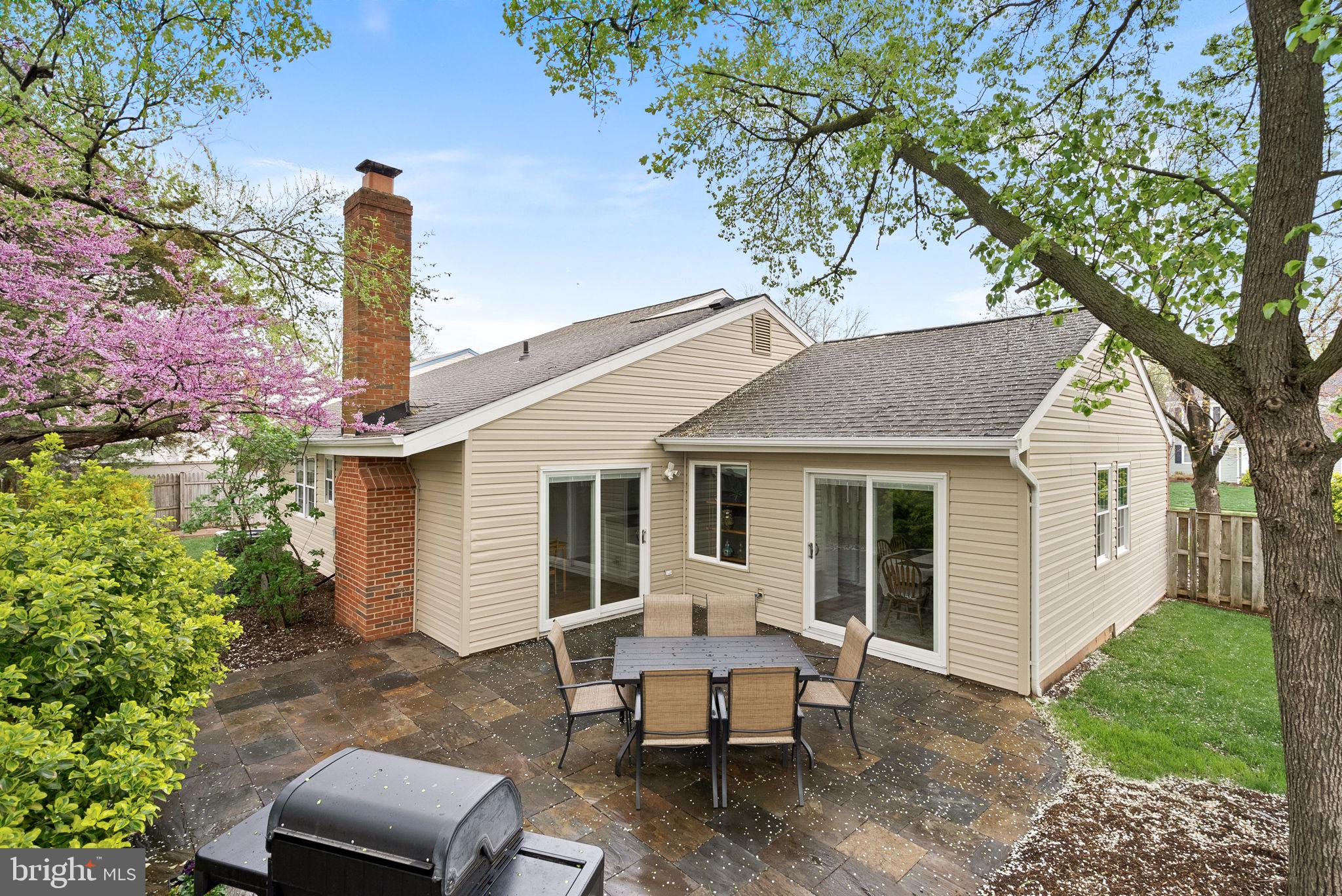 OAK TREE - Residential