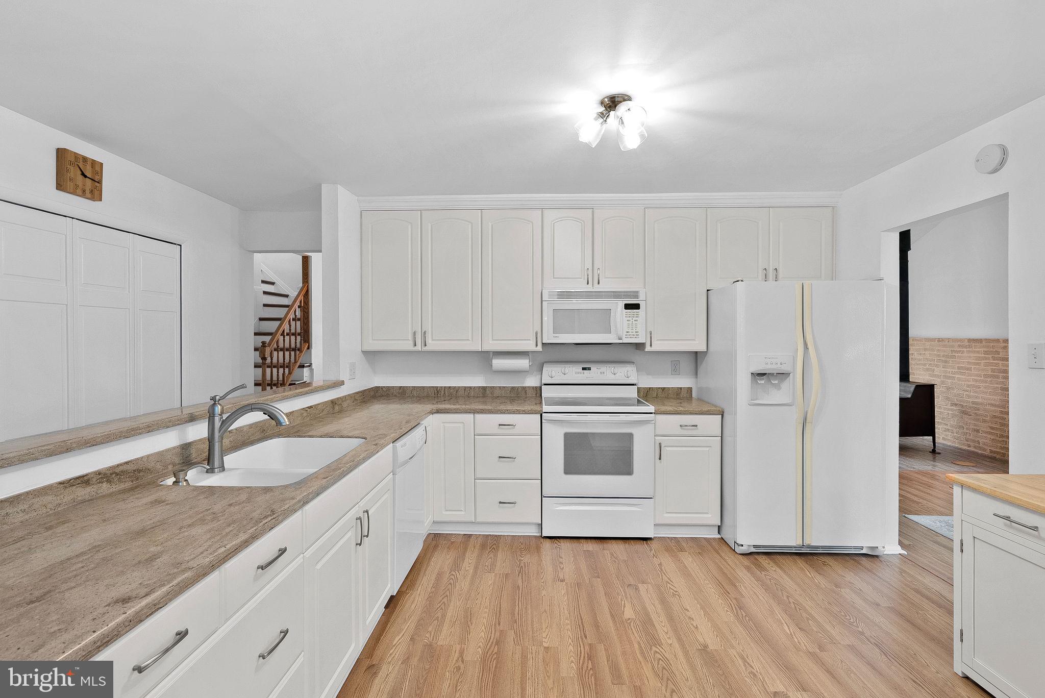 OAK TREE - Residential