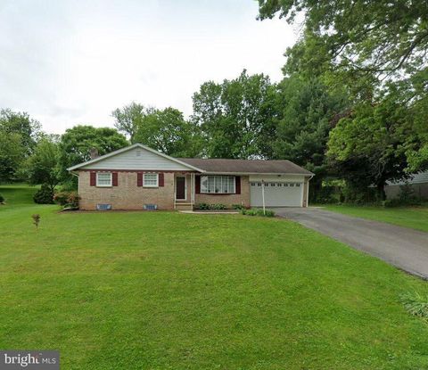 12 GREENBRIAR DRIVE YORK PA 17407
