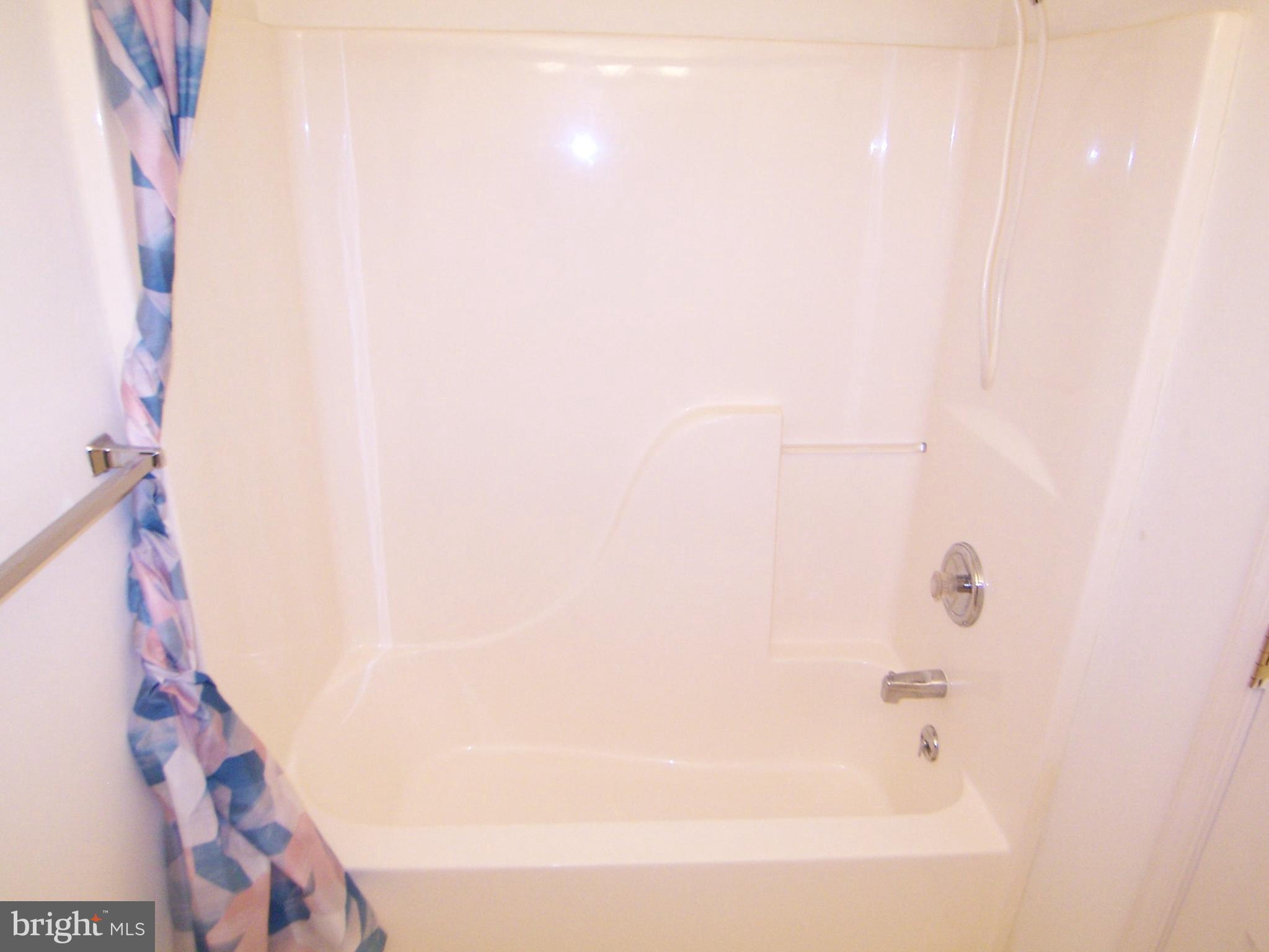 CHESAPEAKE CLUB - Residential Lease