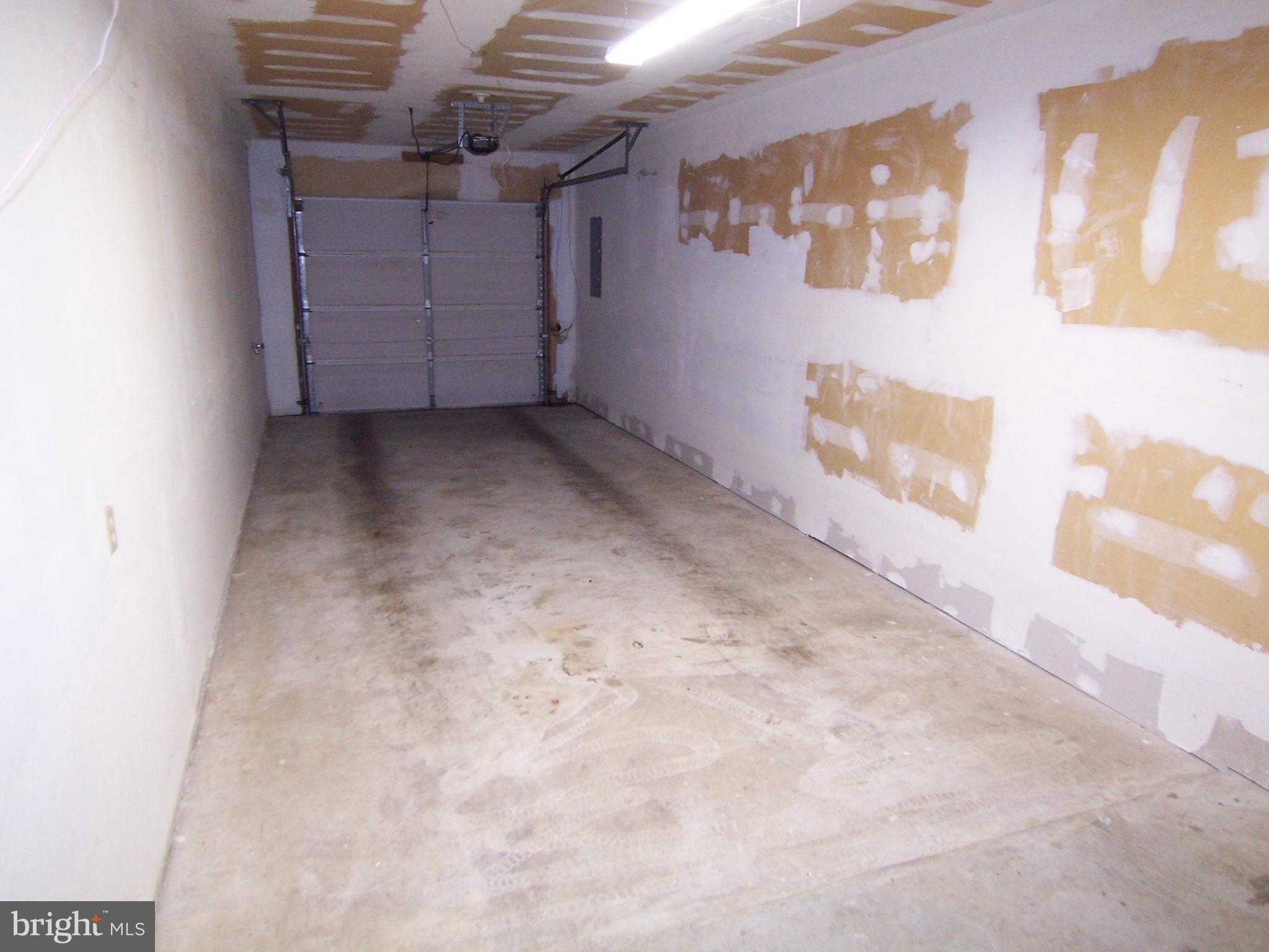 CHESAPEAKE CLUB - Residential Lease