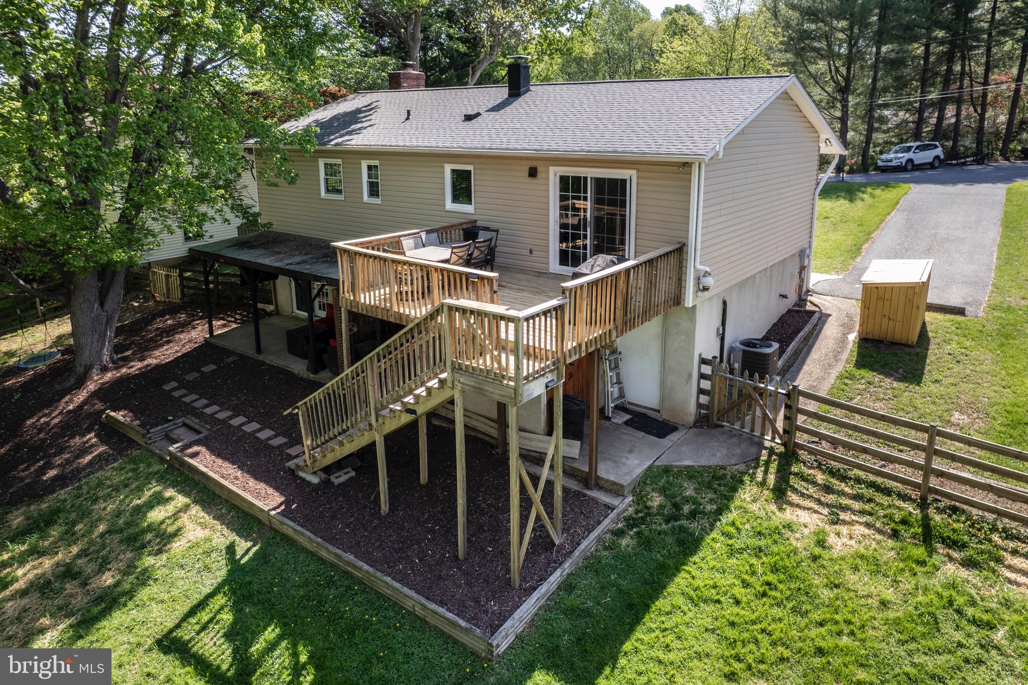 6418 OAK HILL DRIVE