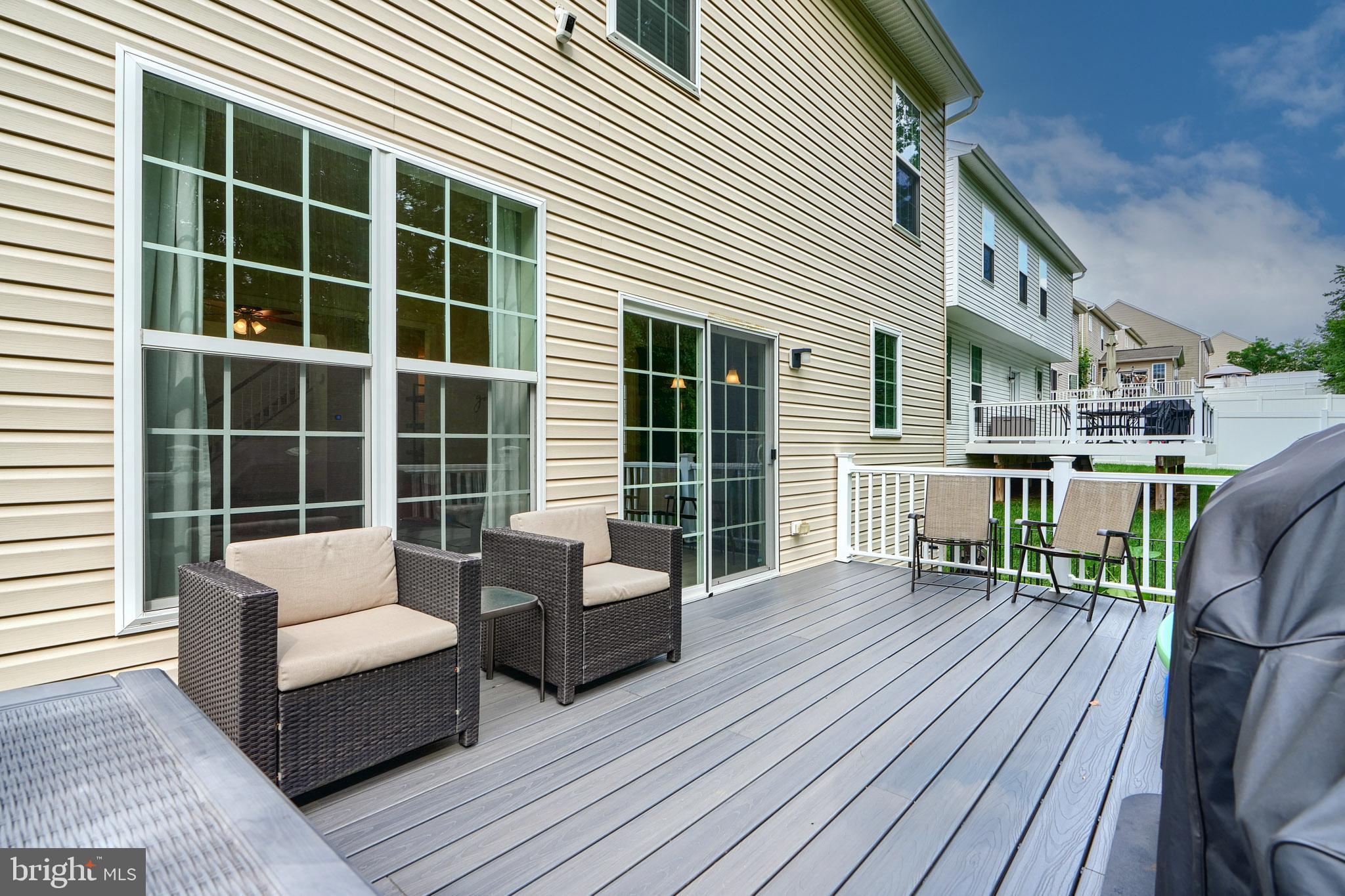 FIELDSTONE MANOR CONDO - Residential