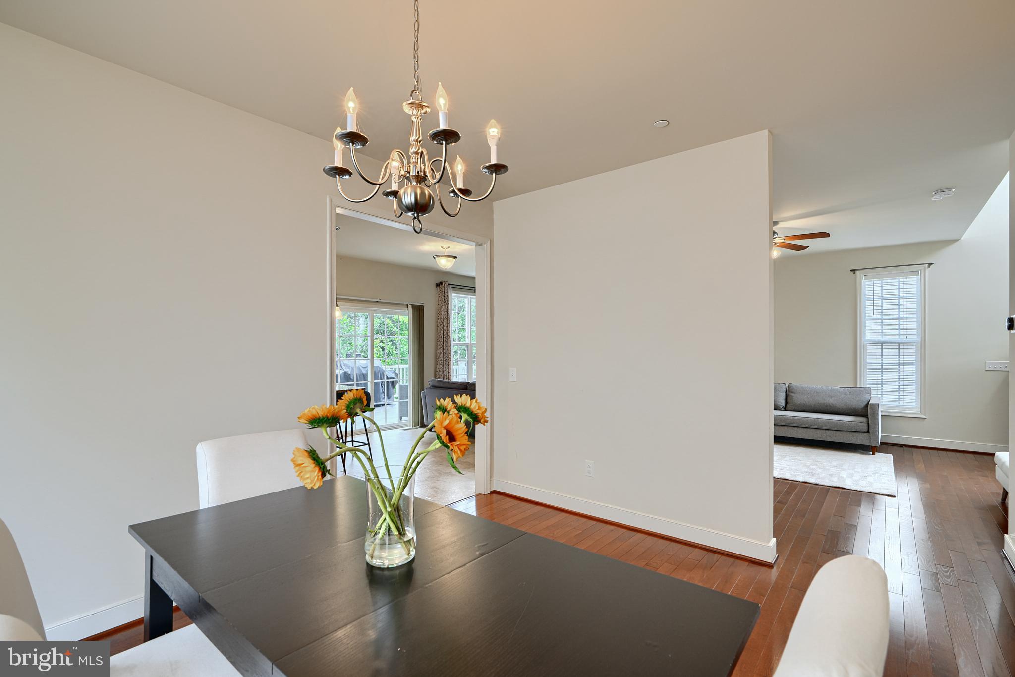 FIELDSTONE MANOR CONDO - Residential