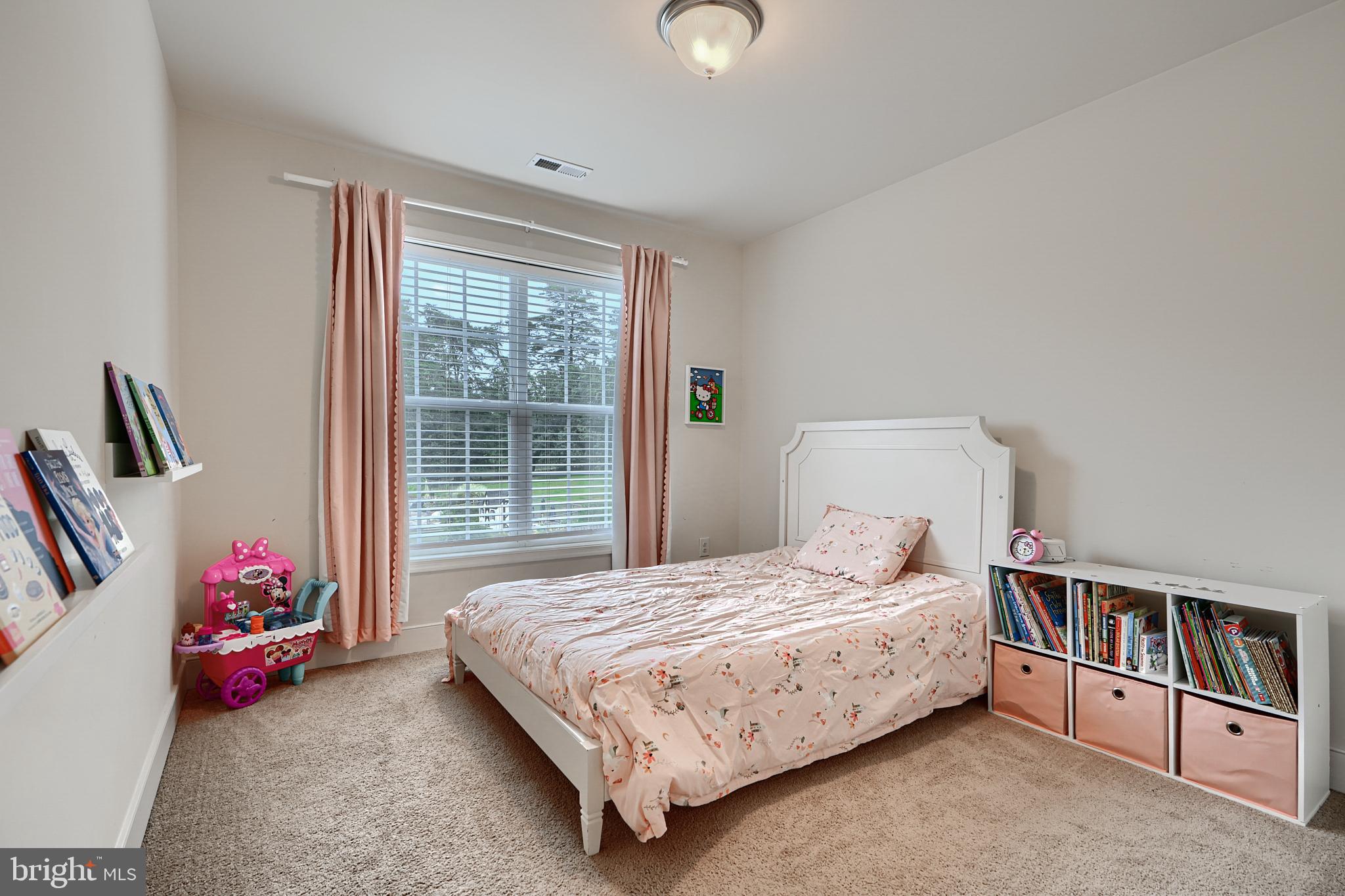 FIELDSTONE MANOR CONDO - Residential