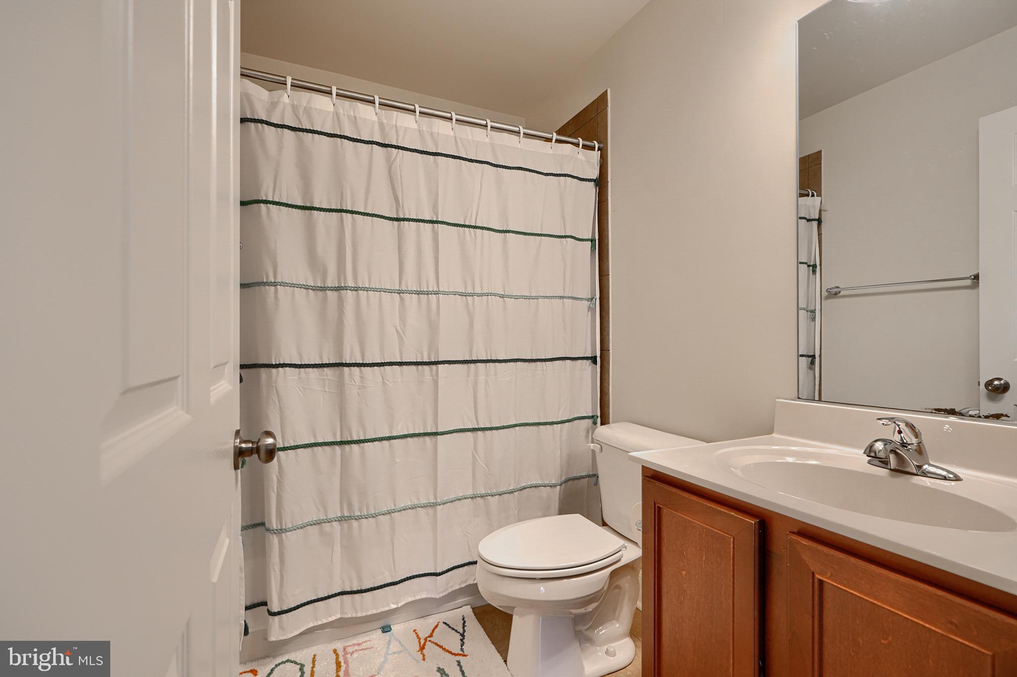 FIELDSTONE MANOR CONDO - Residential